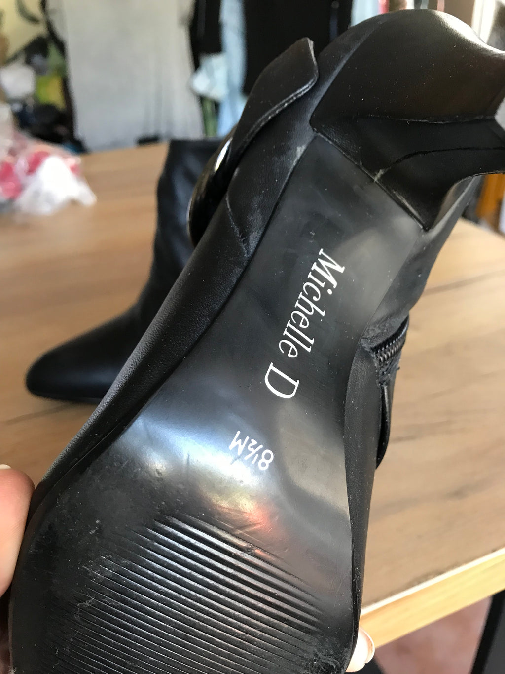 Black Leather boot with buckle size 8.5 ///