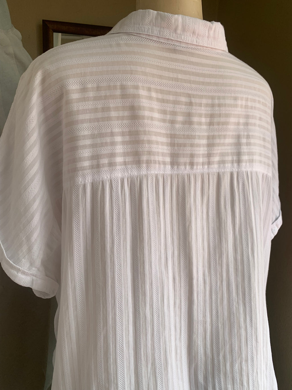 White Vintage cotton button down shirt ^^^ … Petite /XL/2X ,,,