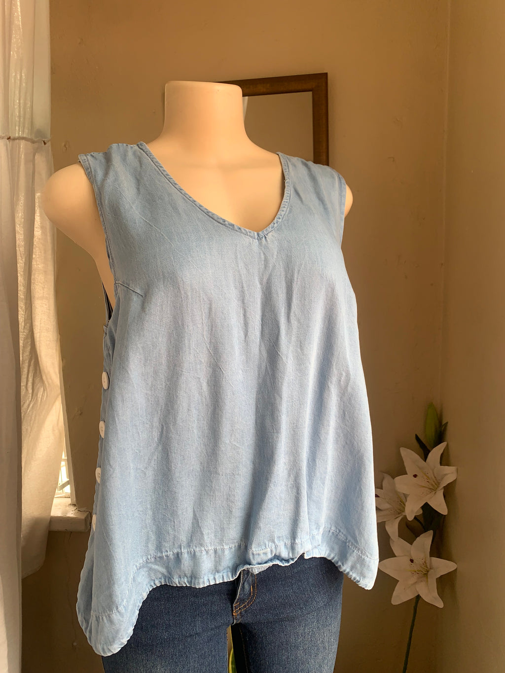 Organic denim tank top with size white buttons detail L