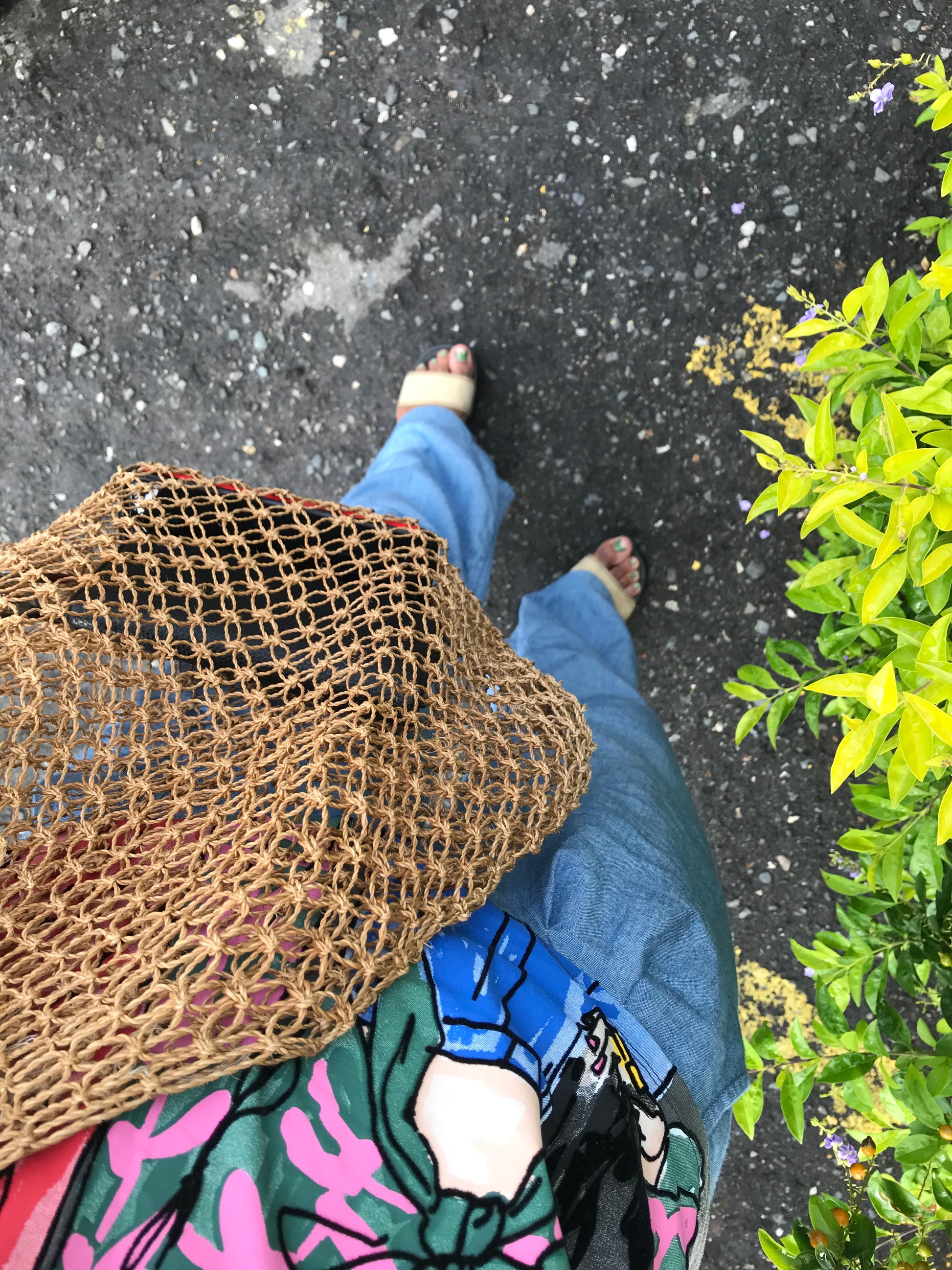 Cream mesh net island handle bag