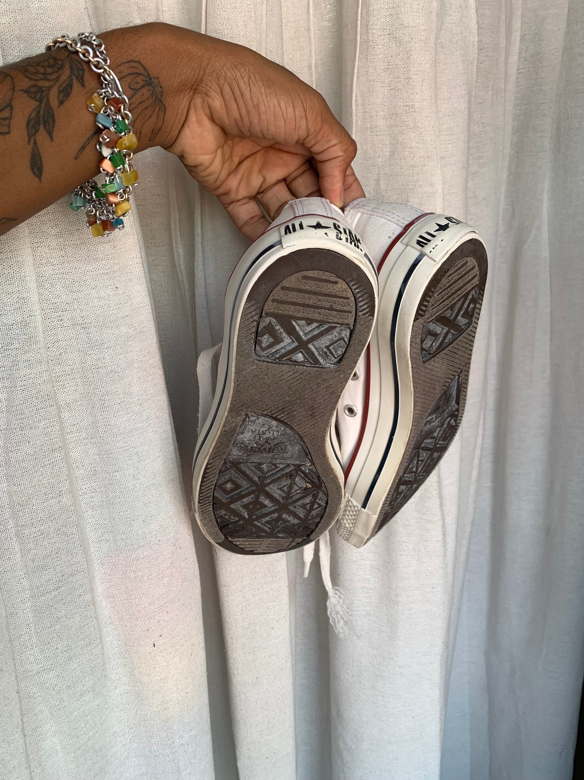 White Converse /// womens size 8