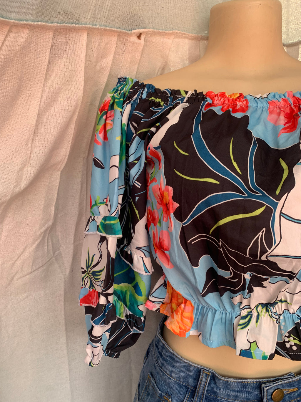Tropical nature print off the shoulder crop top … M