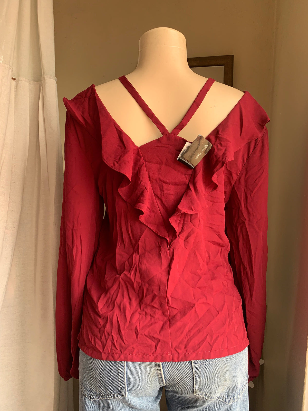 red ruffle long sleeve top neck detail … L