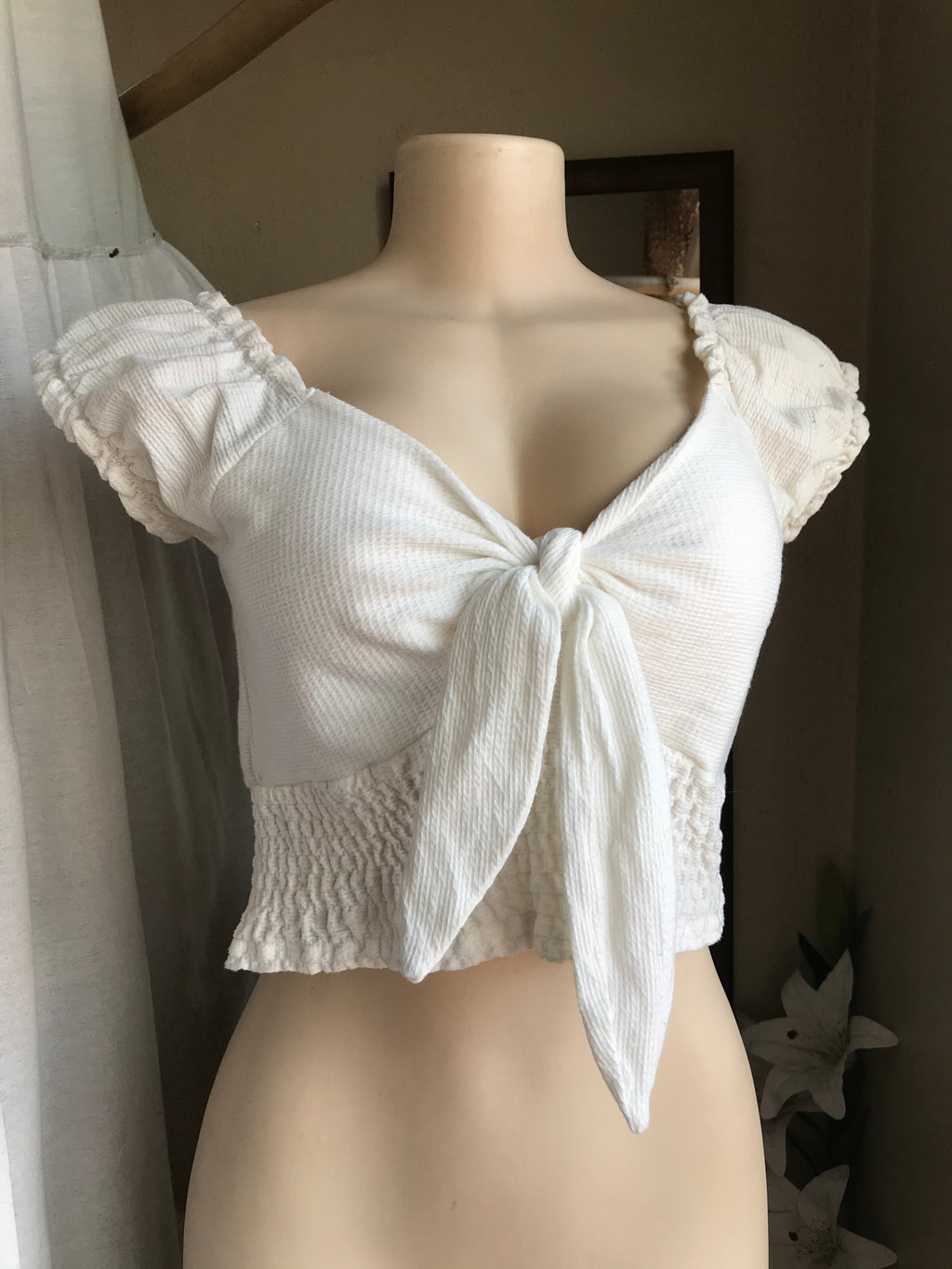 White/cream bow tie crop top … s