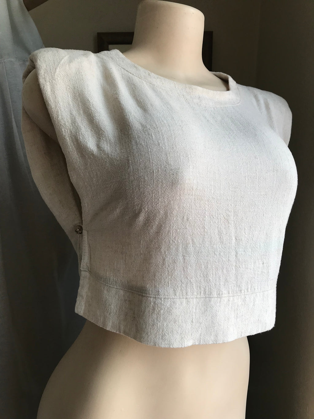 Cream organic crop top side button... s/m,,,