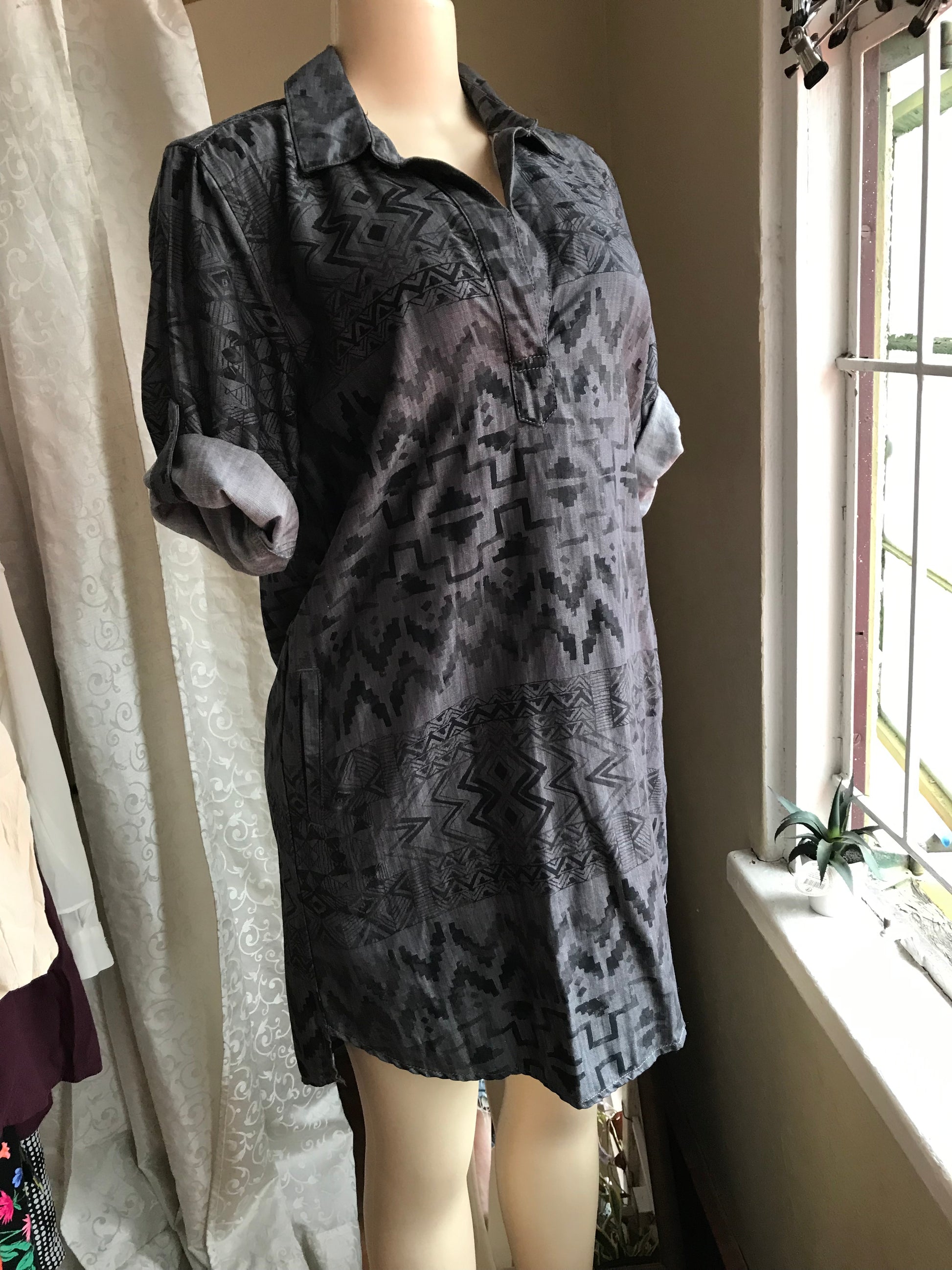 Aztek monochrome shirtdress dress • m