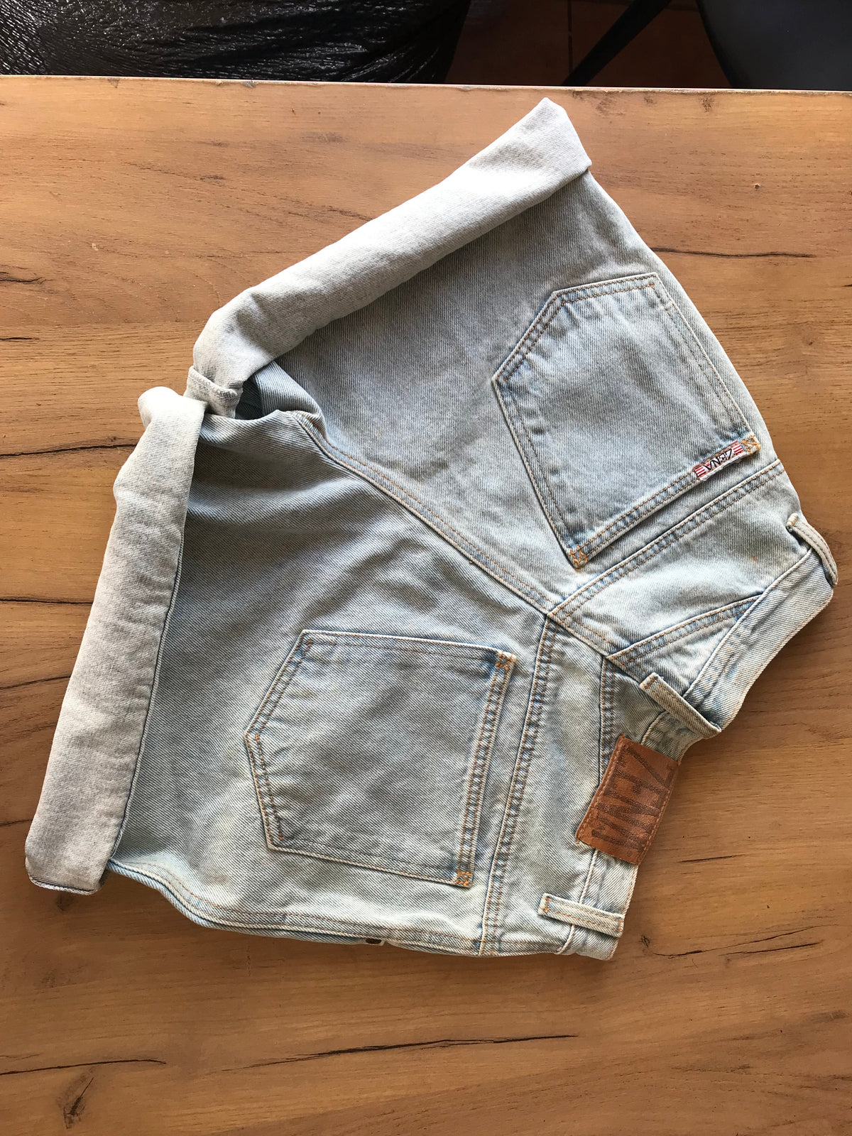 vintage light wash shorts s