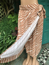 Load image into Gallery viewer, Cream organic zebra stripe wrap midi skirt. M-L ,,,
