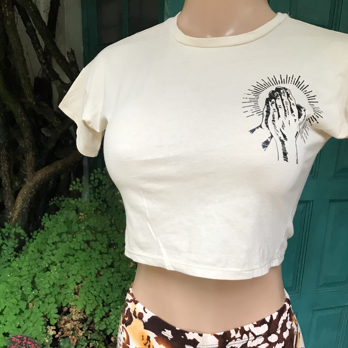 Prayer hands cropped tee ;;; new