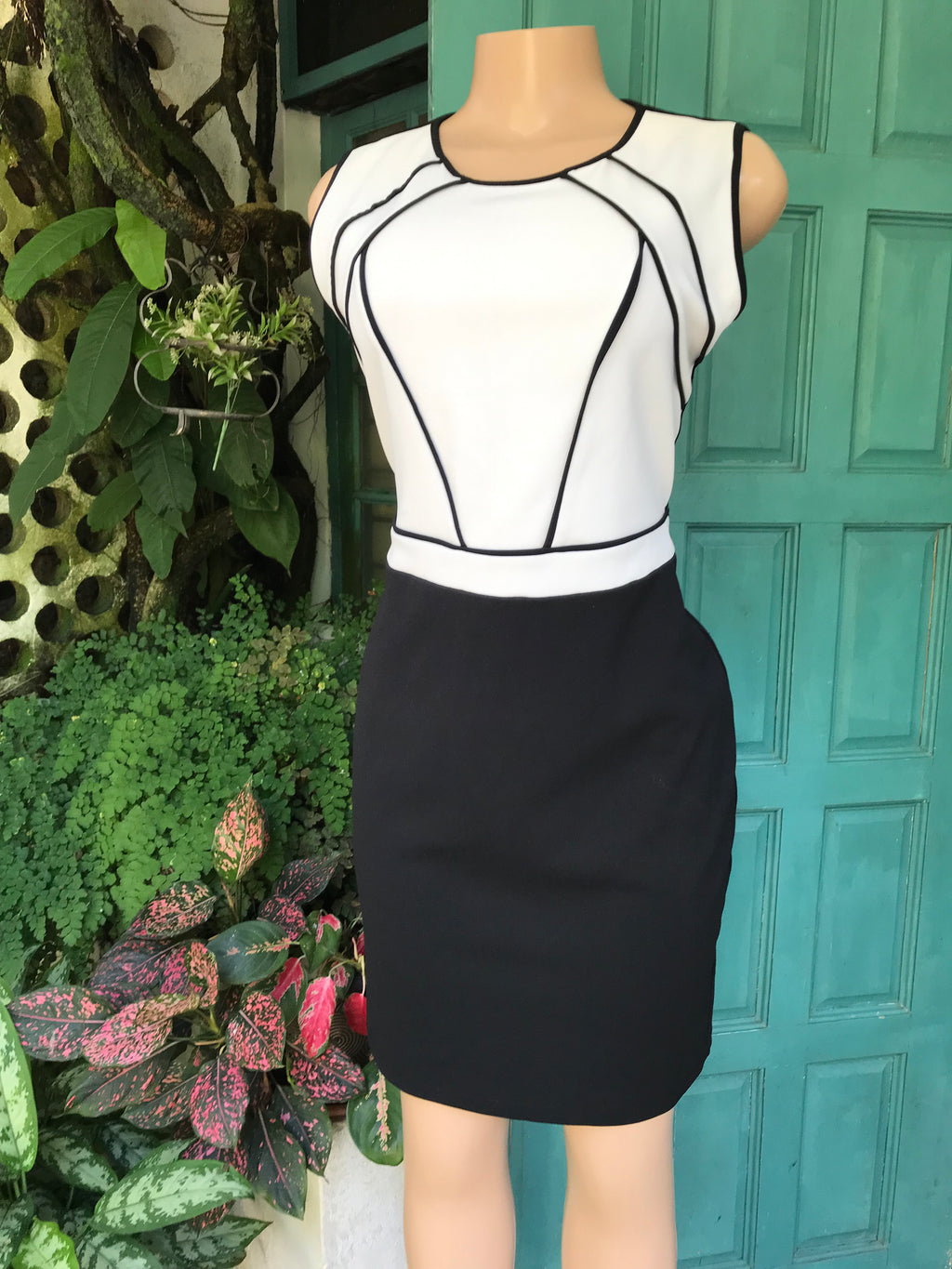 professional black and white dress stretch M