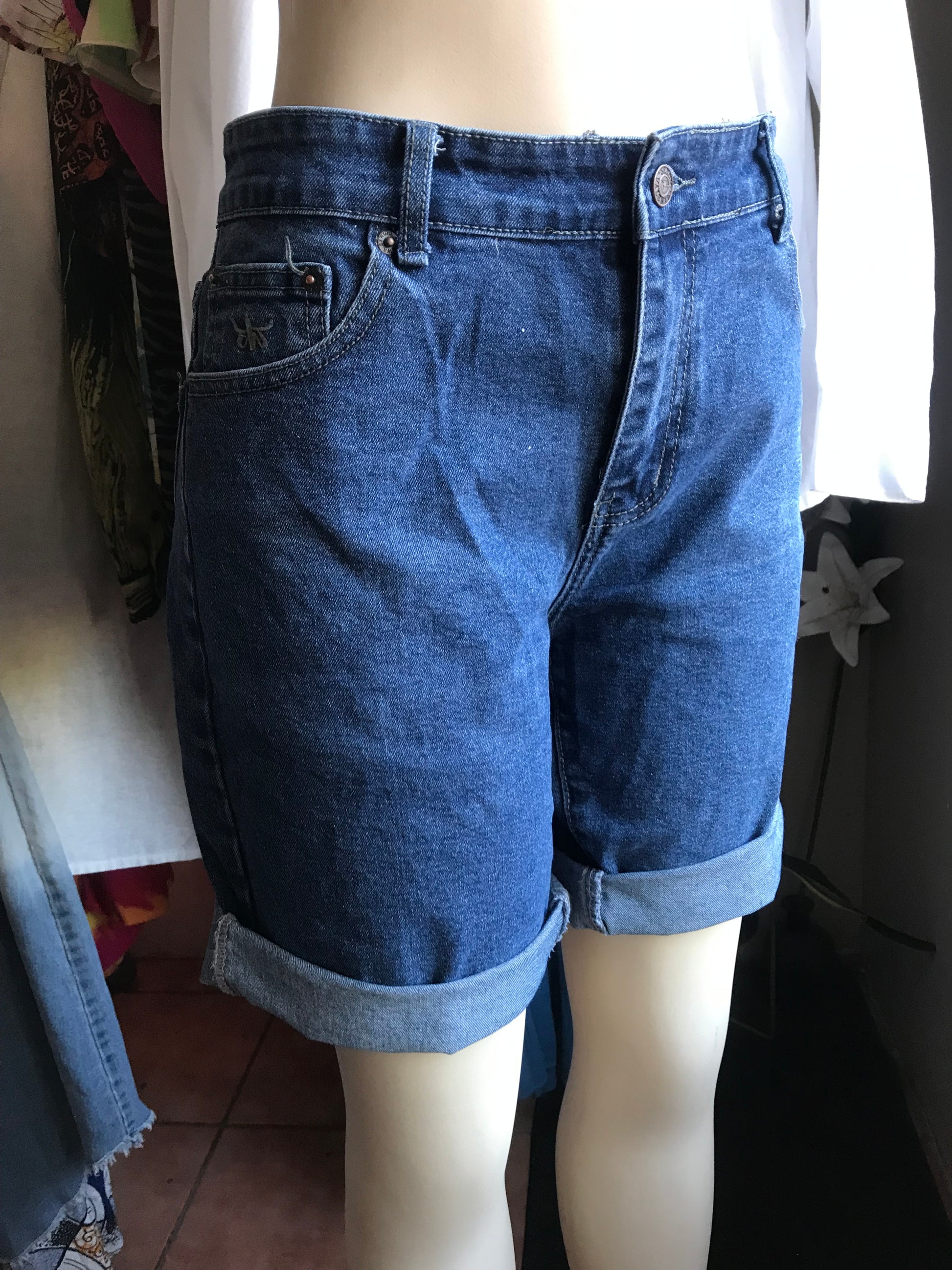 mom jean shorts w34