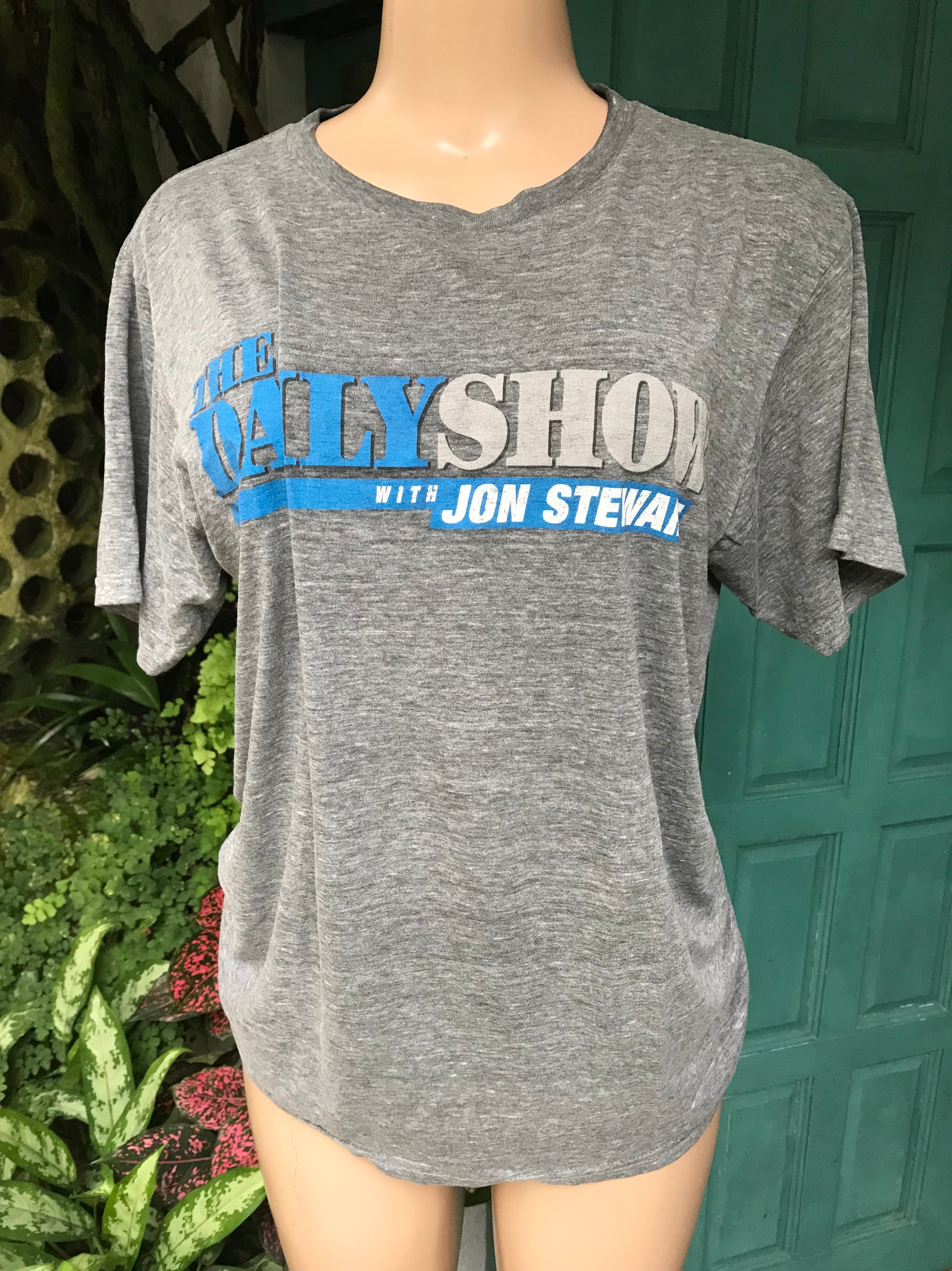 The Daily Show grey tee unisex... M/L