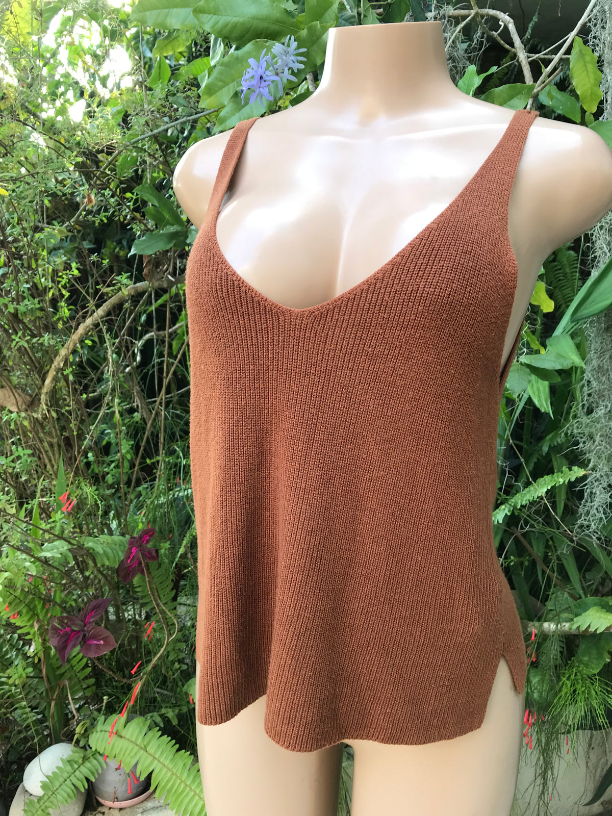 Brown knit tank... m/L