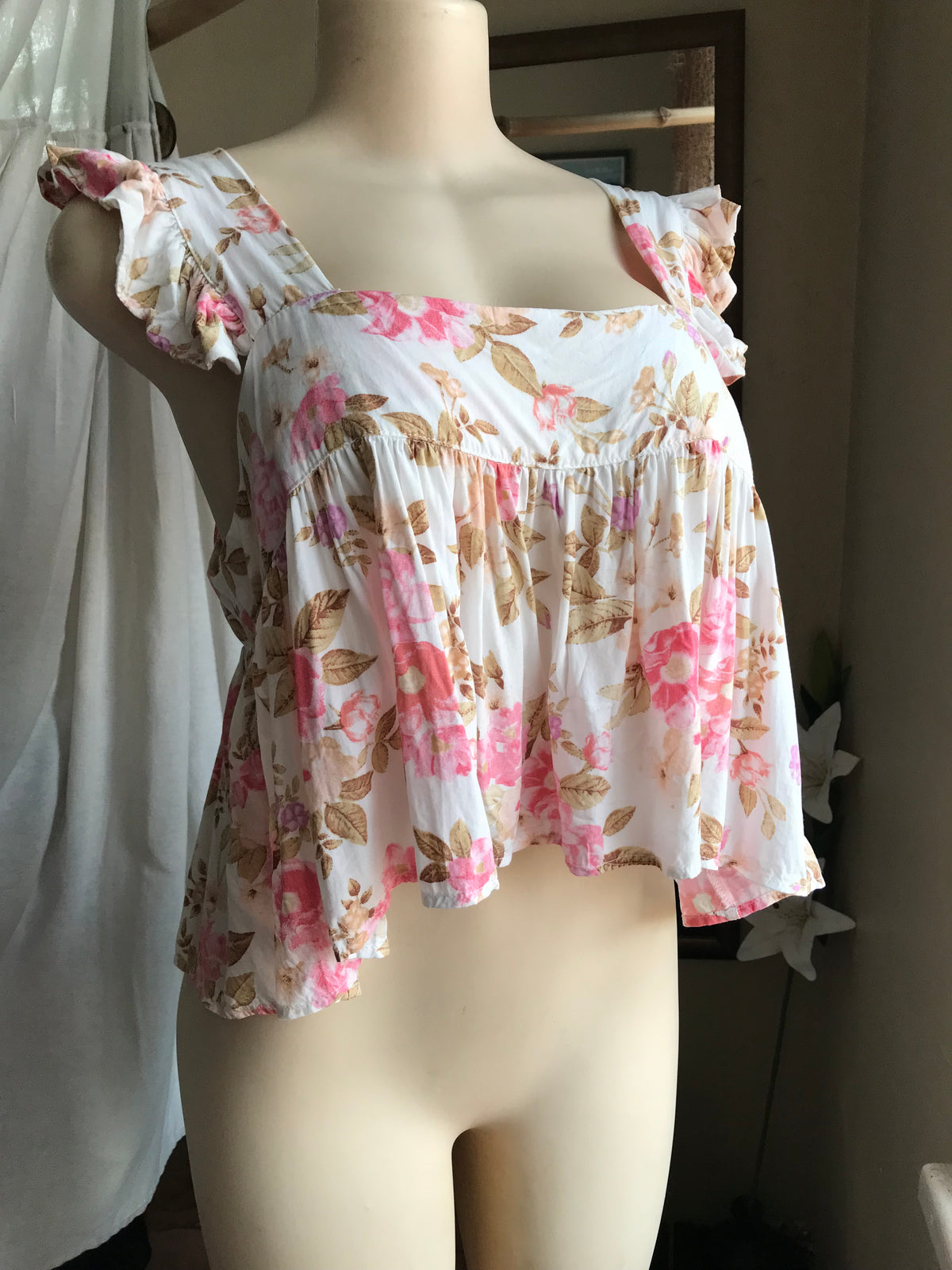 floral Flounce top... L