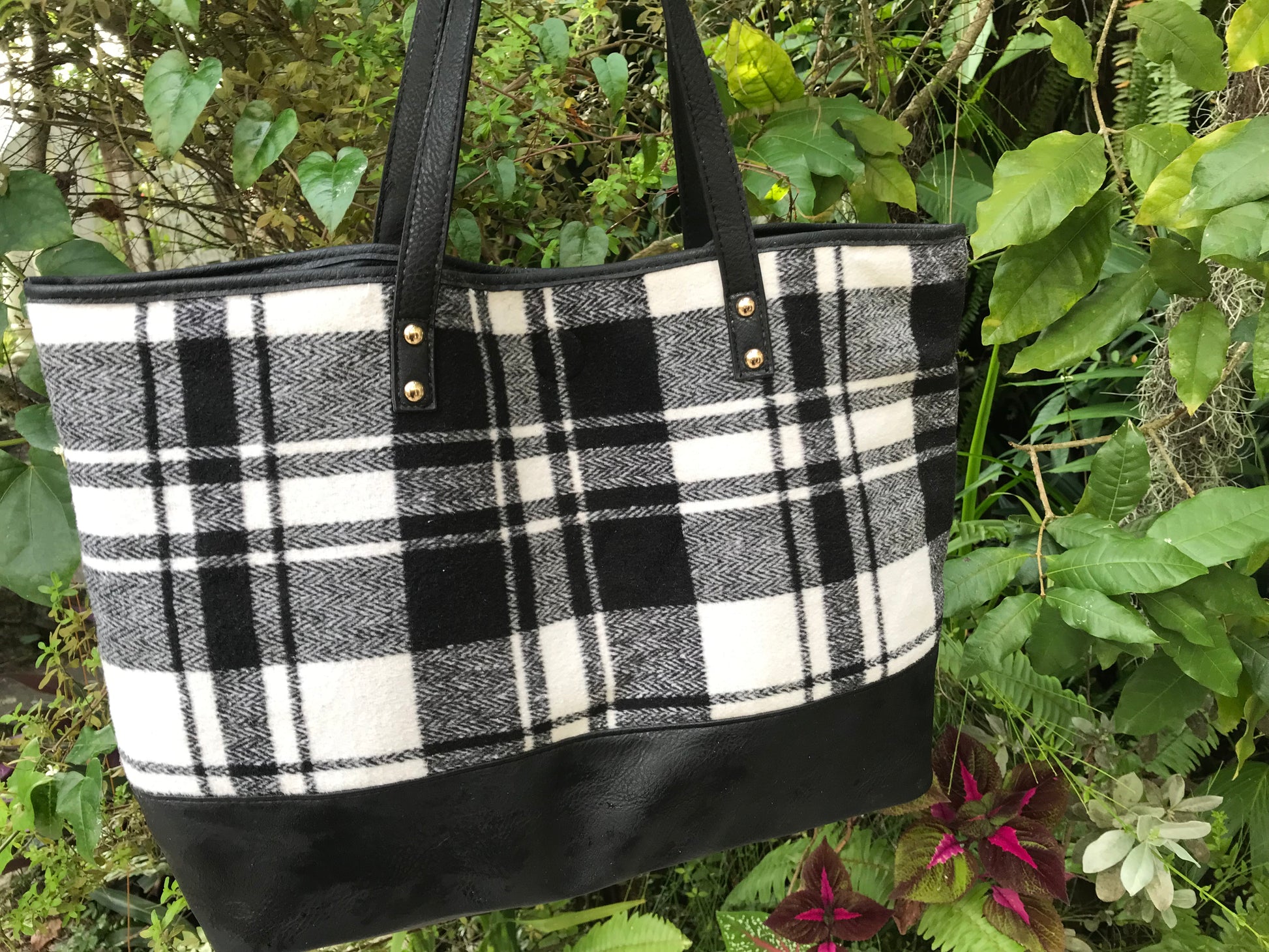 B&W plaid large tote bag