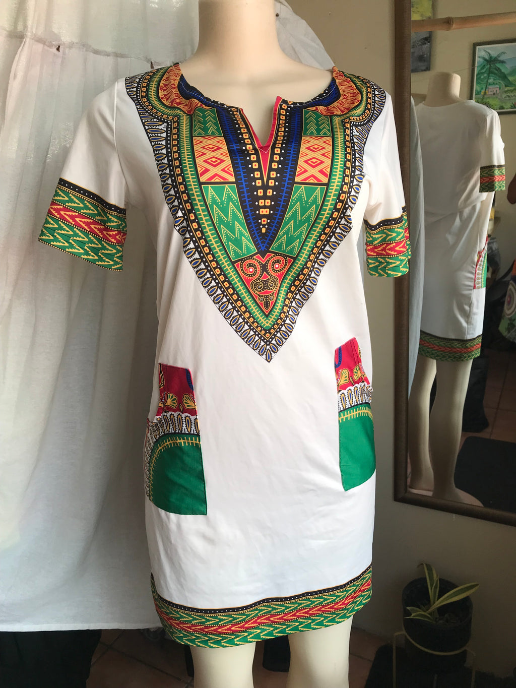 white african print stretchy tee dress with pockets M