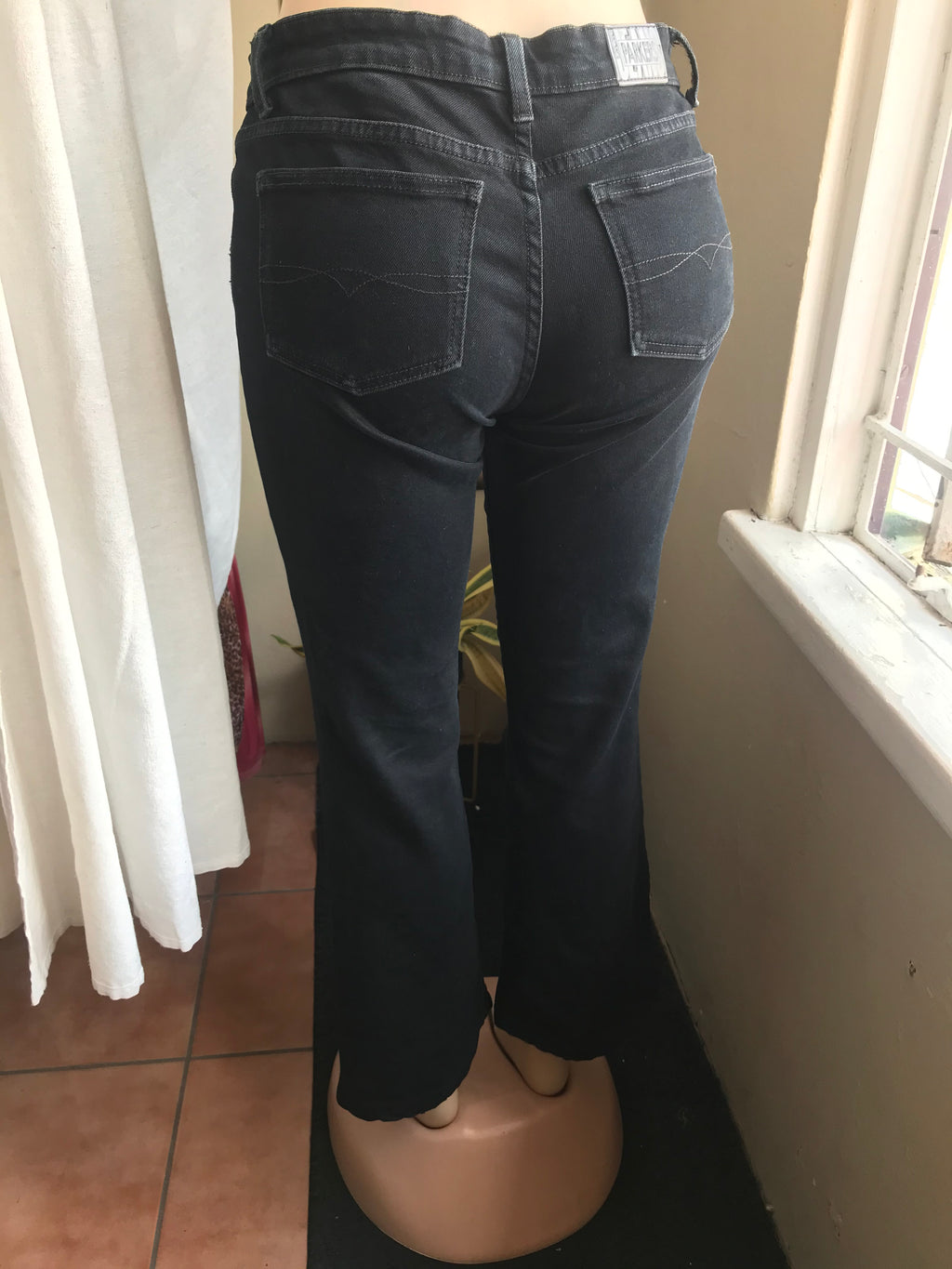 Vintage black bell jeans :::  s-m (9/10) stretch