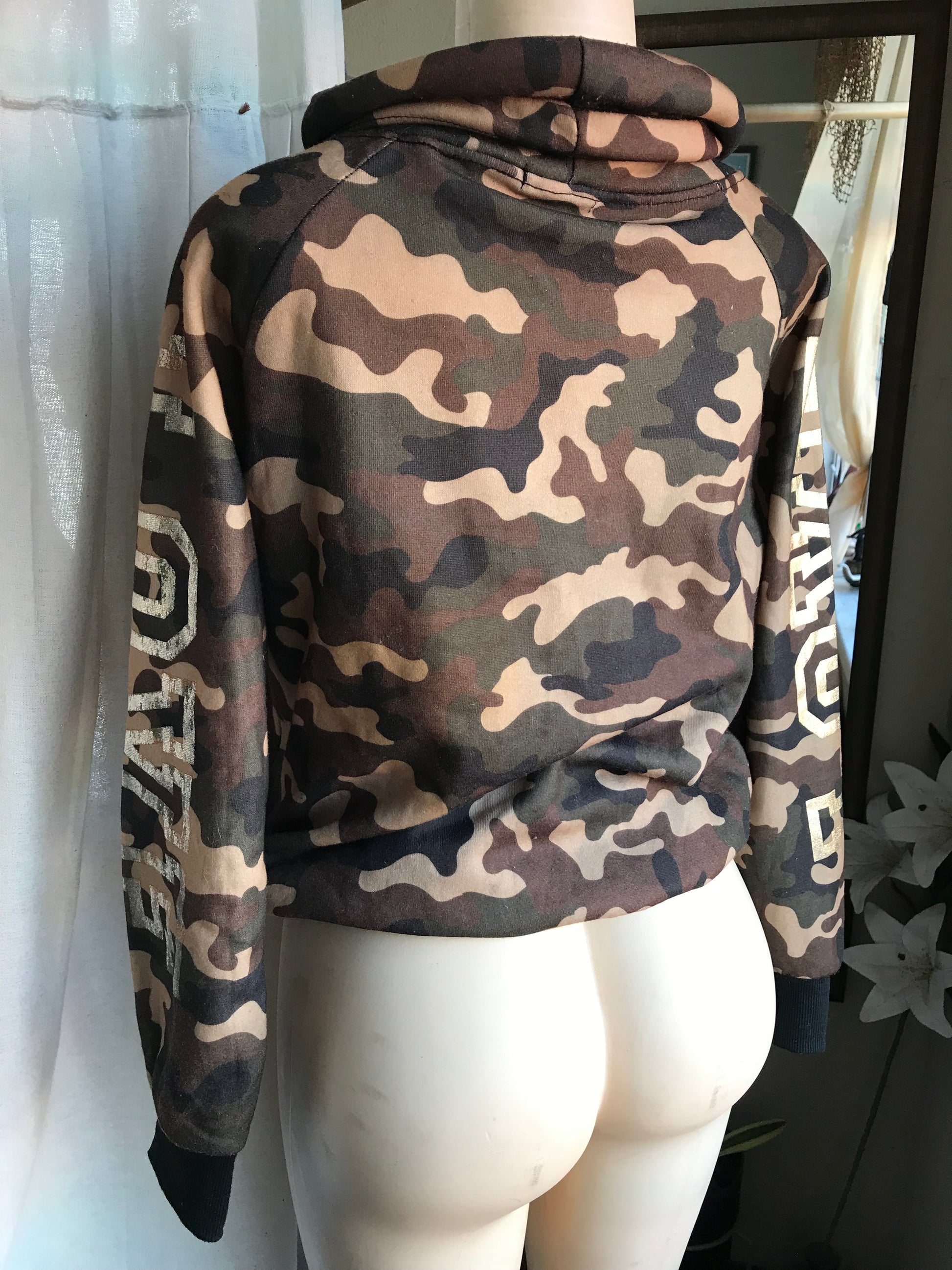 brown army print sweater 'LOVE'
