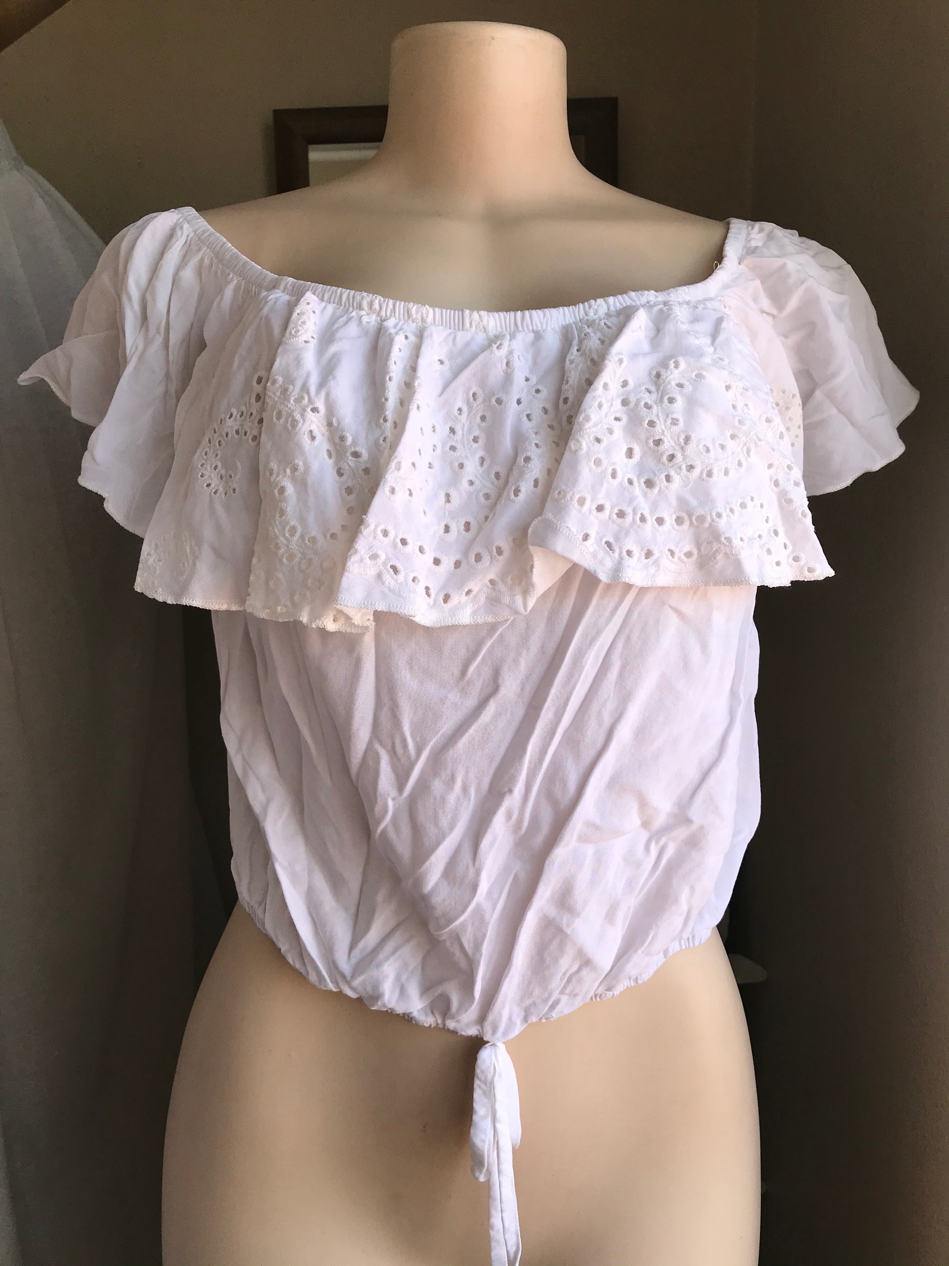 Cotton white off the shoulder tie top eyelet … L ,,,