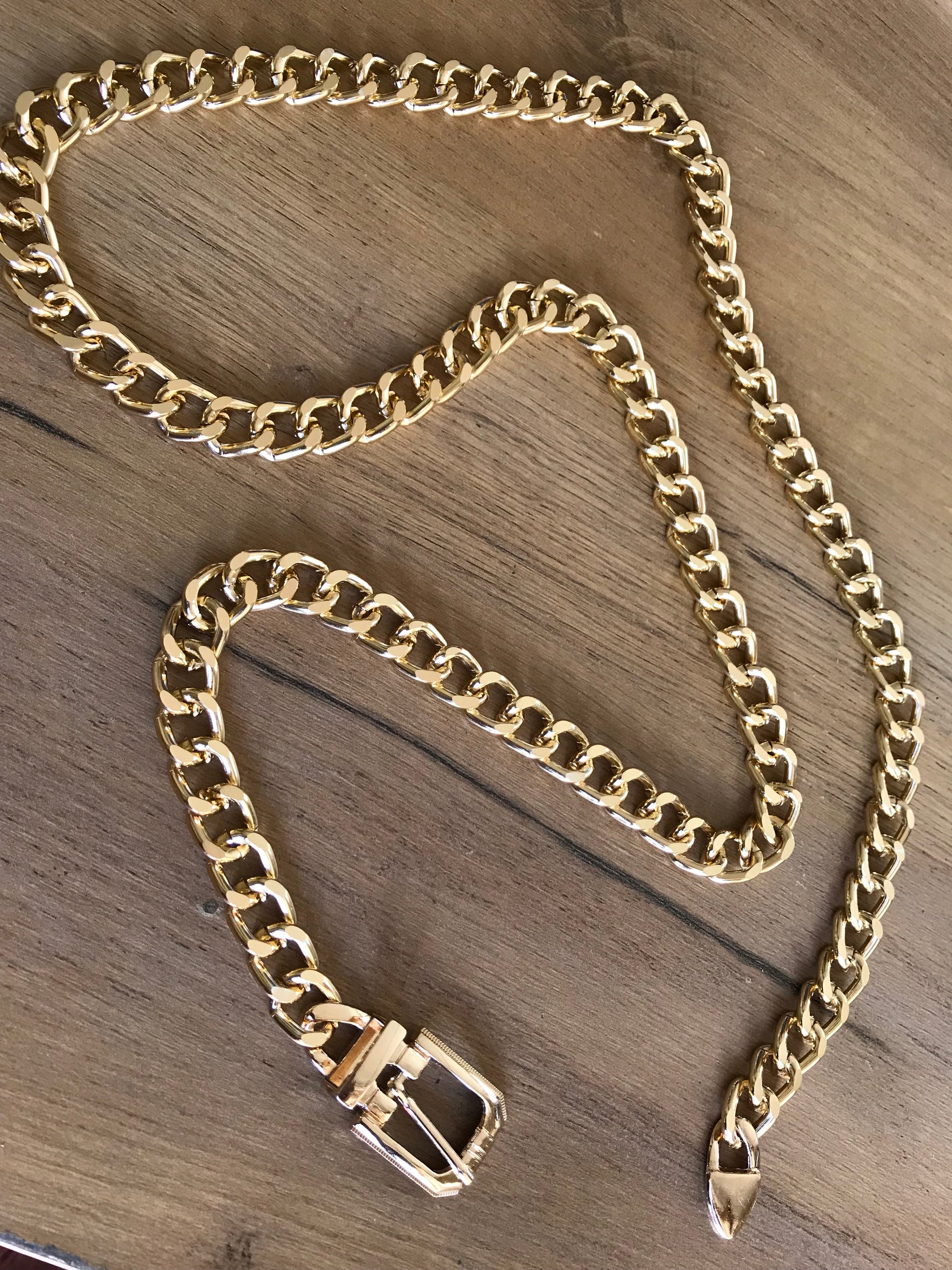 Gold chainbelt new. One size
