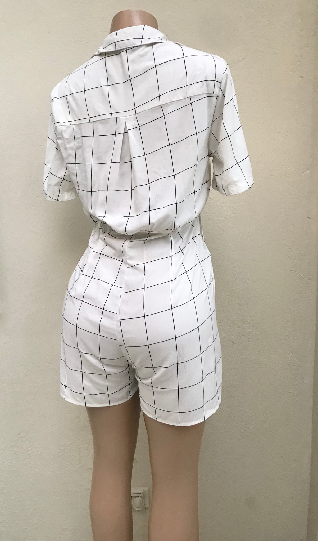 Organic unworn grid romper button down cream ~~~M