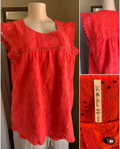 Red organic eyelet sleeveless blouse... L