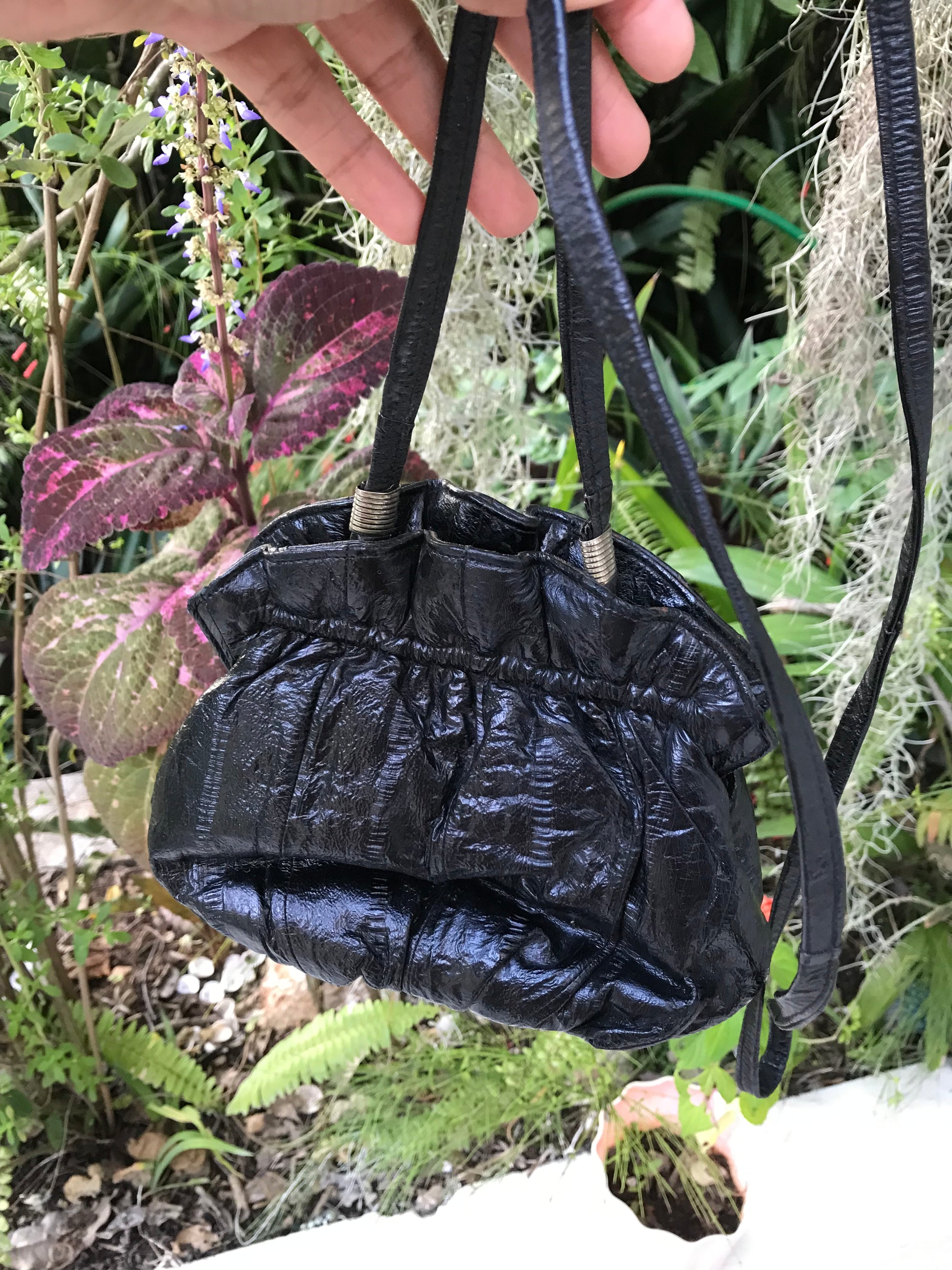 Vintage shiny black leather crossbody pouch kiss clasp bag ^^^