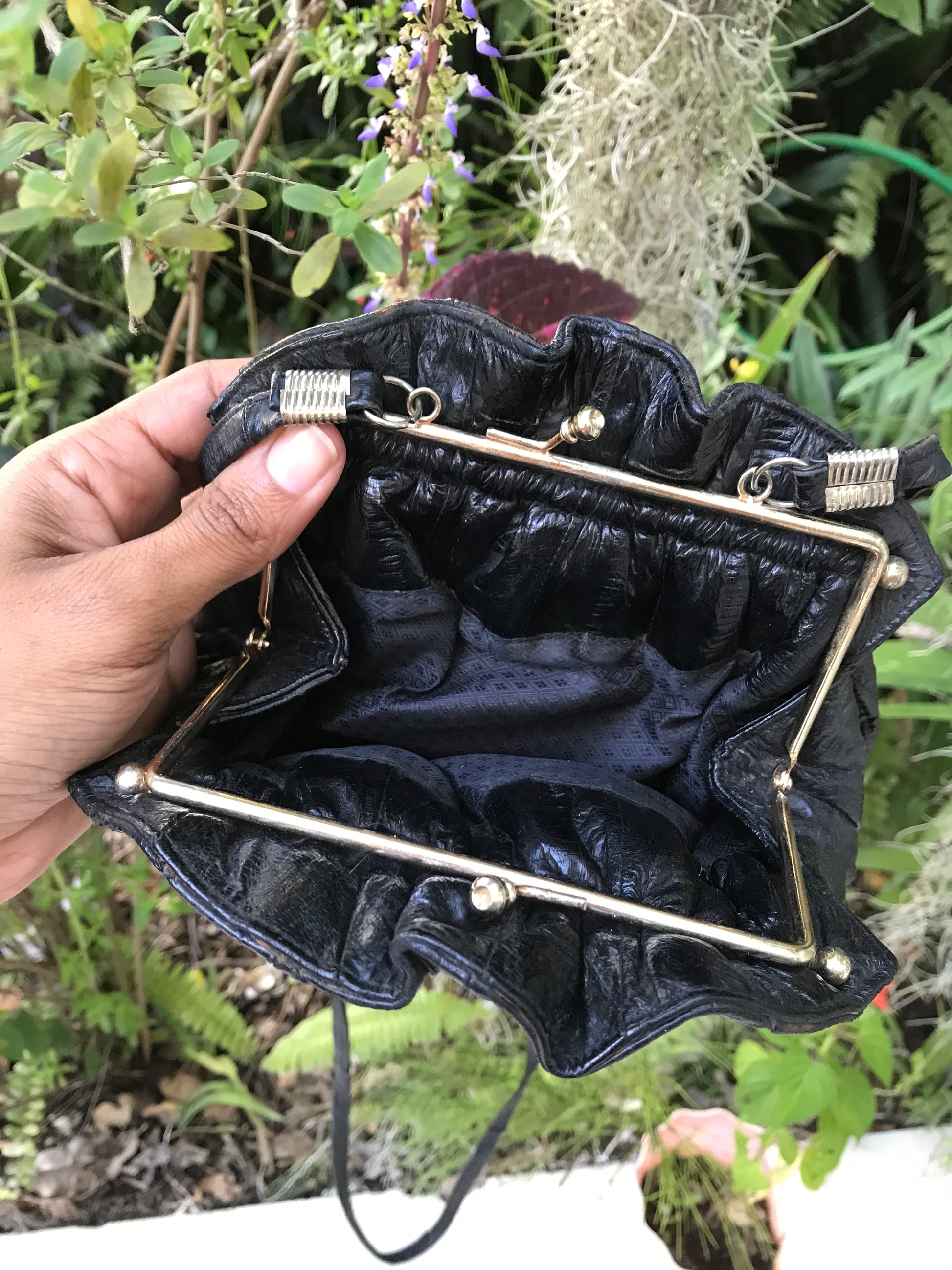 Vintage shiny black leather crossbody pouch kiss clasp bag ^^^