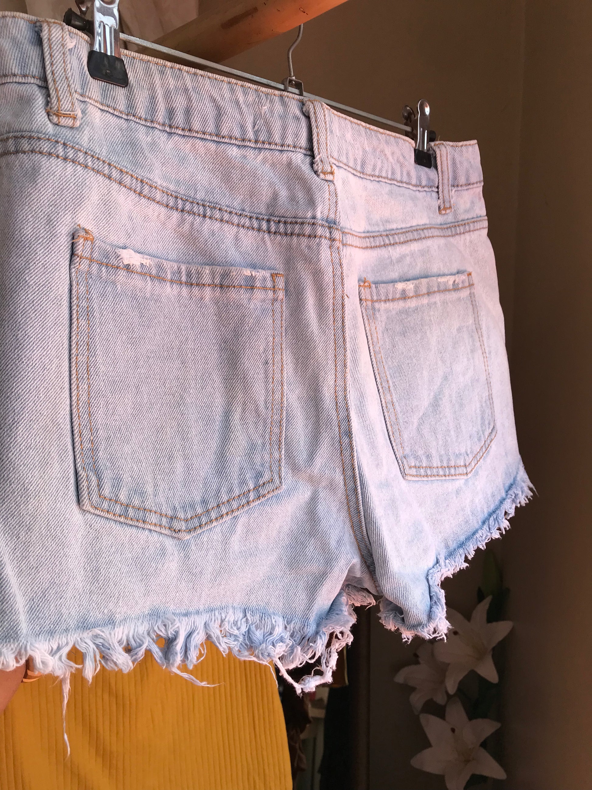 'Actually I can' retro denim shorts  ::: W30 /M