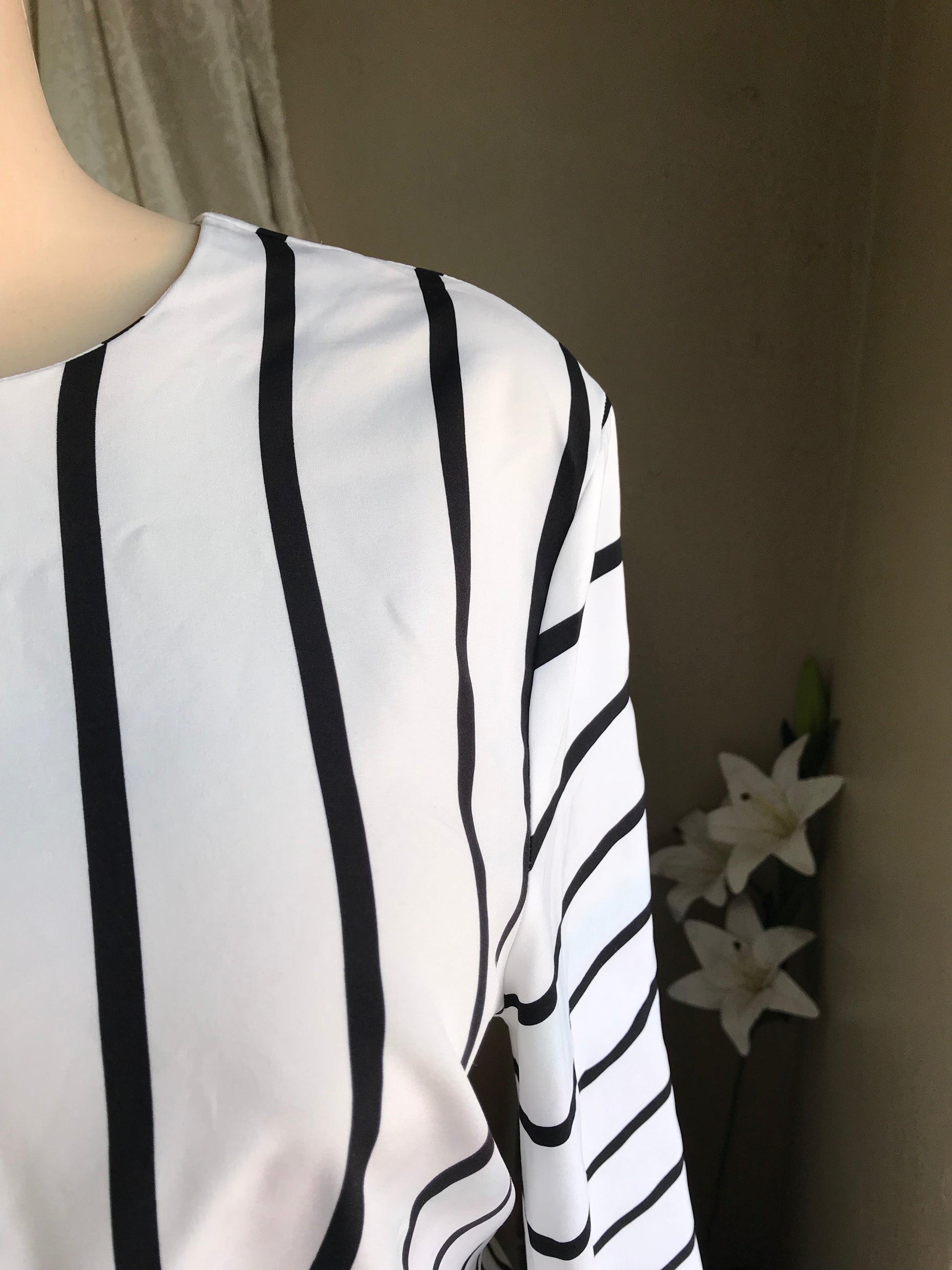 B&W stripe long sleeve professional blouse... M