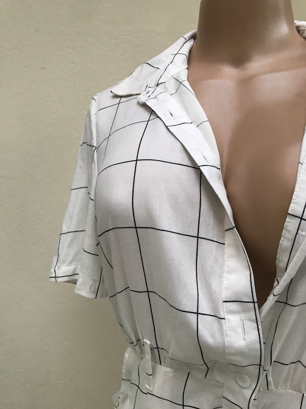 Organic unworn grid romper button down cream ~~~M