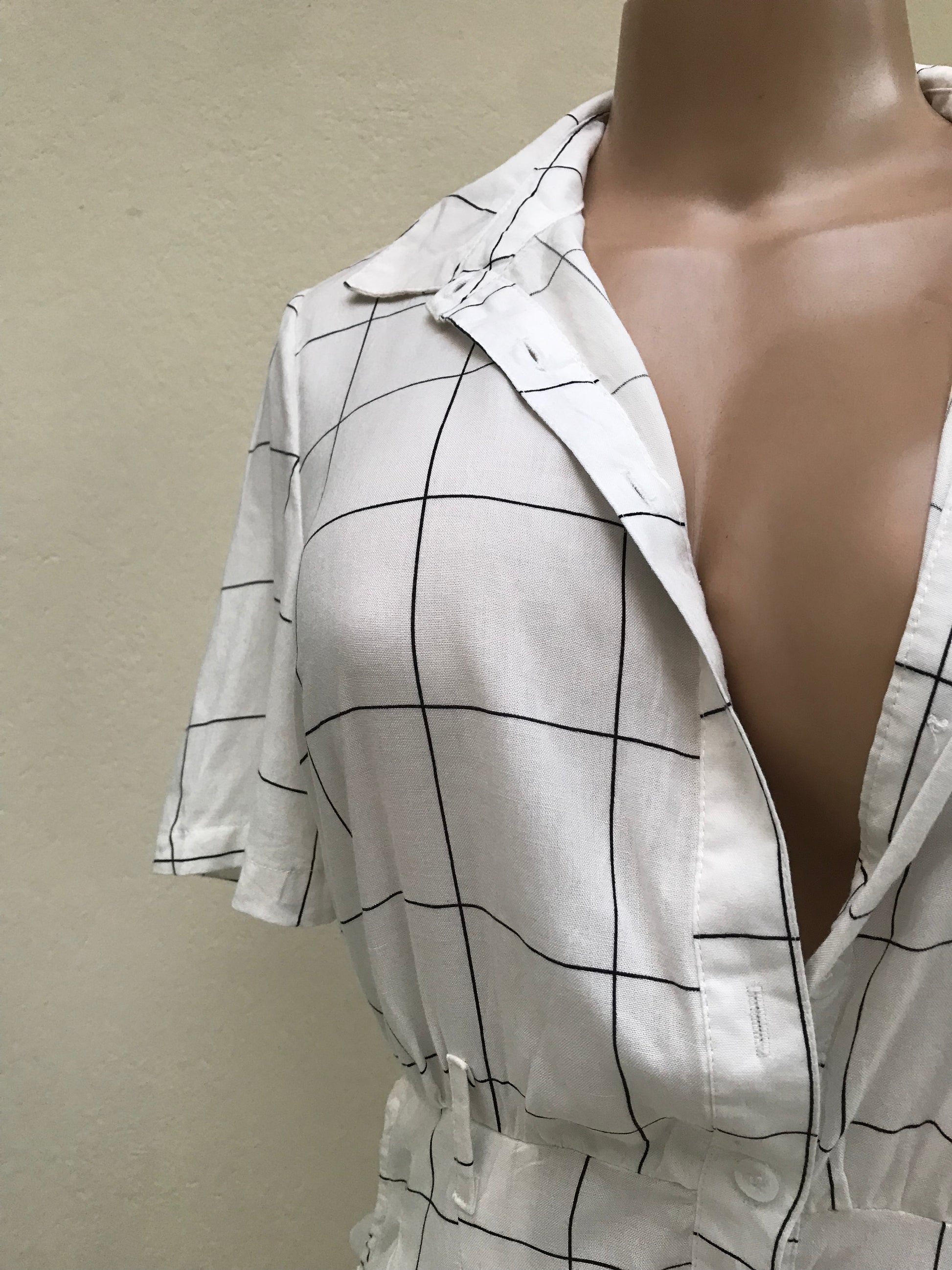 Organic unworn grid romper button down cream ~~~M