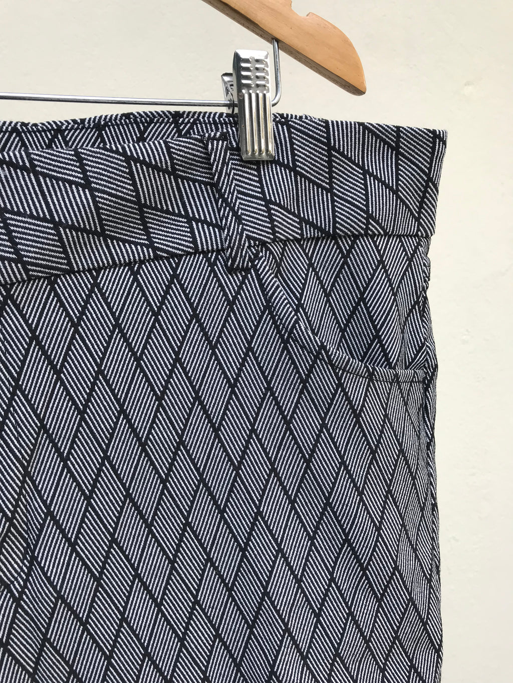 B&W print professional pants stretchy ::: hatch /XL/2x