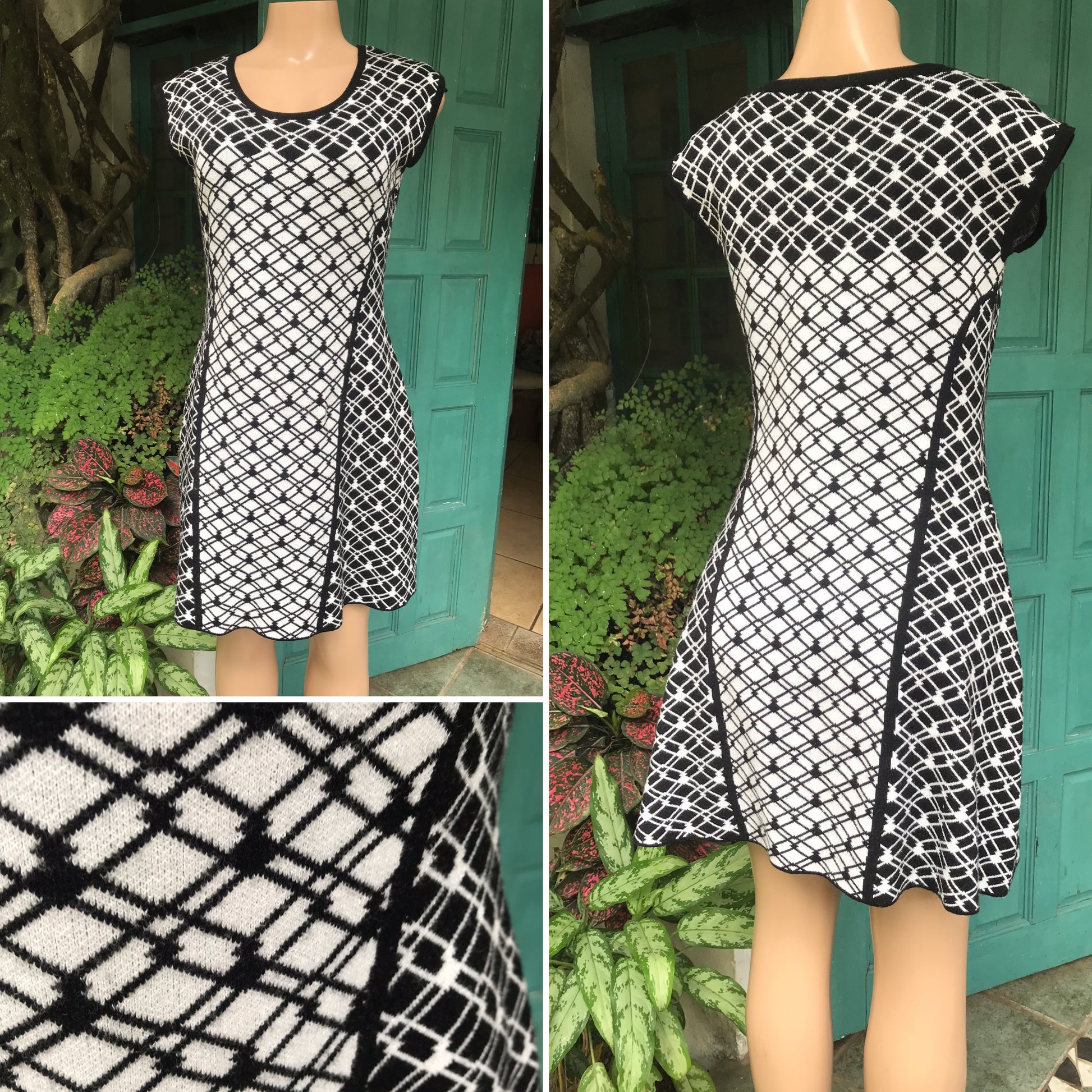 Vintage black and white printed sleeveless dress baby doll. M-L