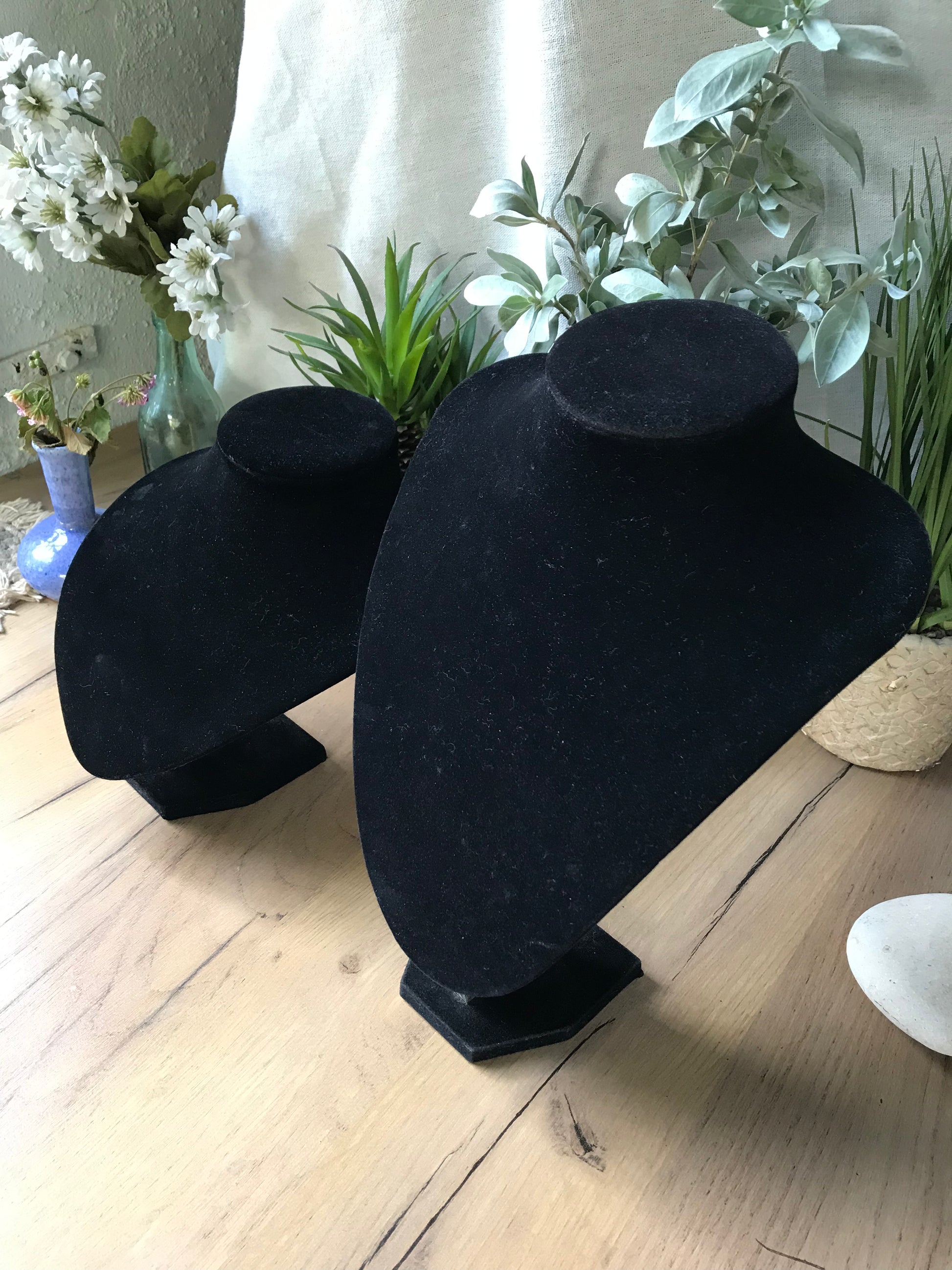 Black Velvet Necklace Busts *** Med & Lg