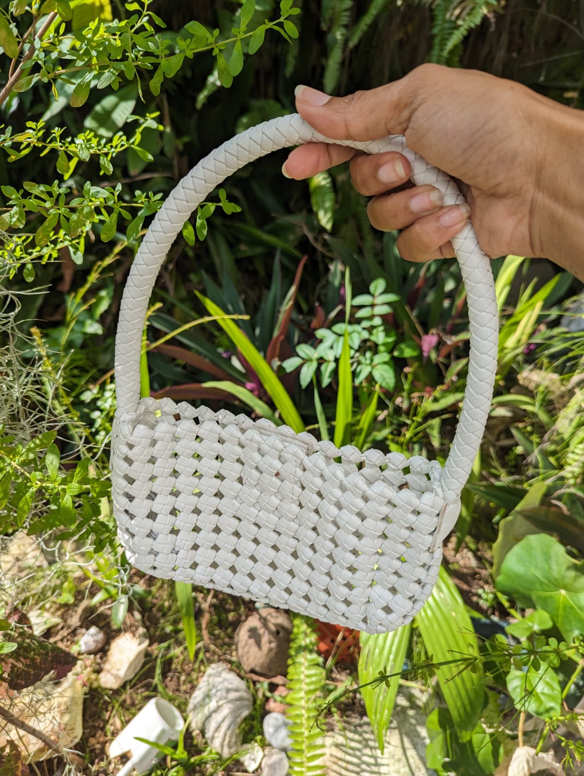 Forever 21 white mini shoulder bag woven. like new