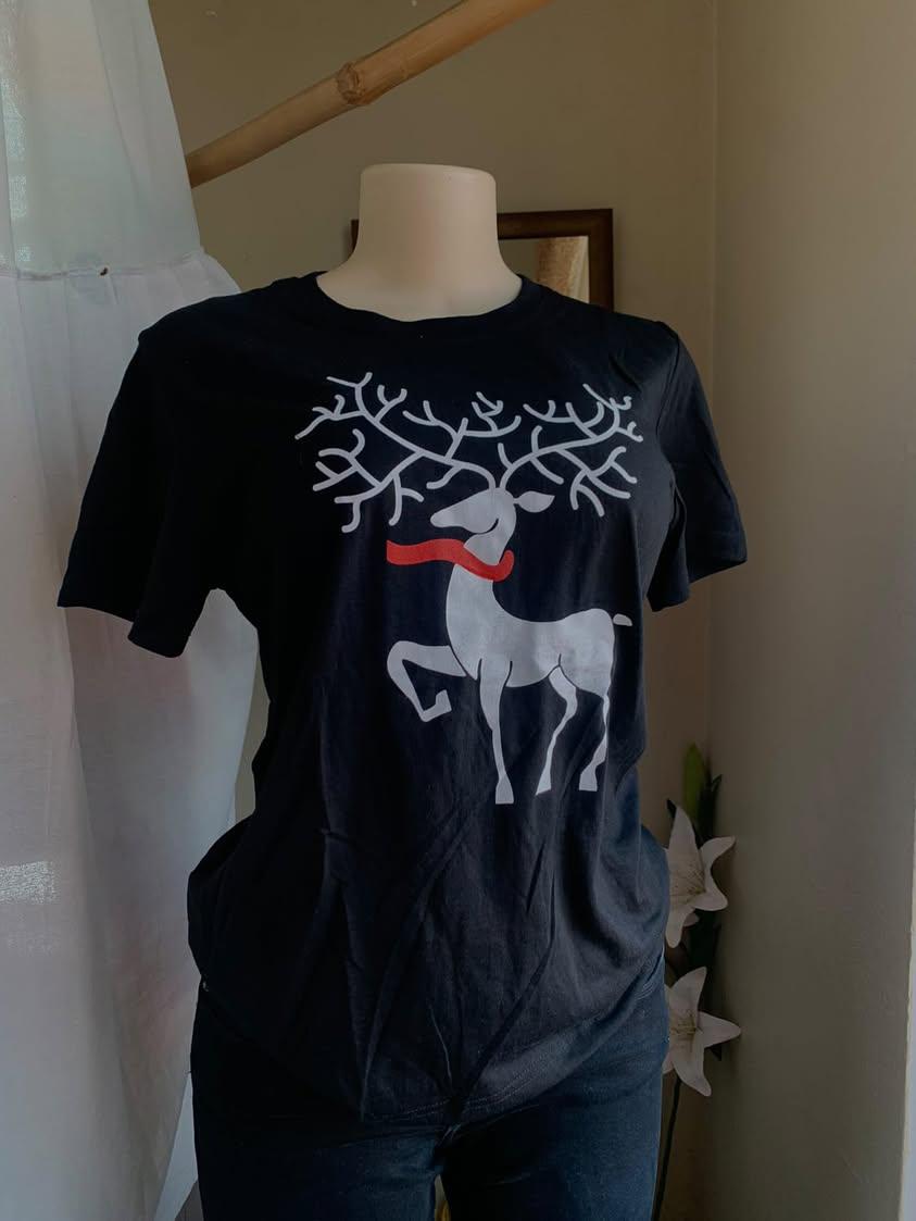 Black Minimal Reindeer Graphic Christmas Tee ... M ;;;