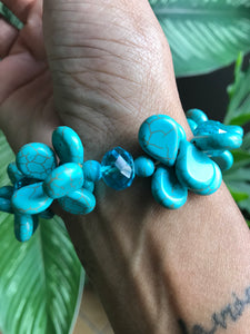 Turquoise stone chunky petal *** bracelet