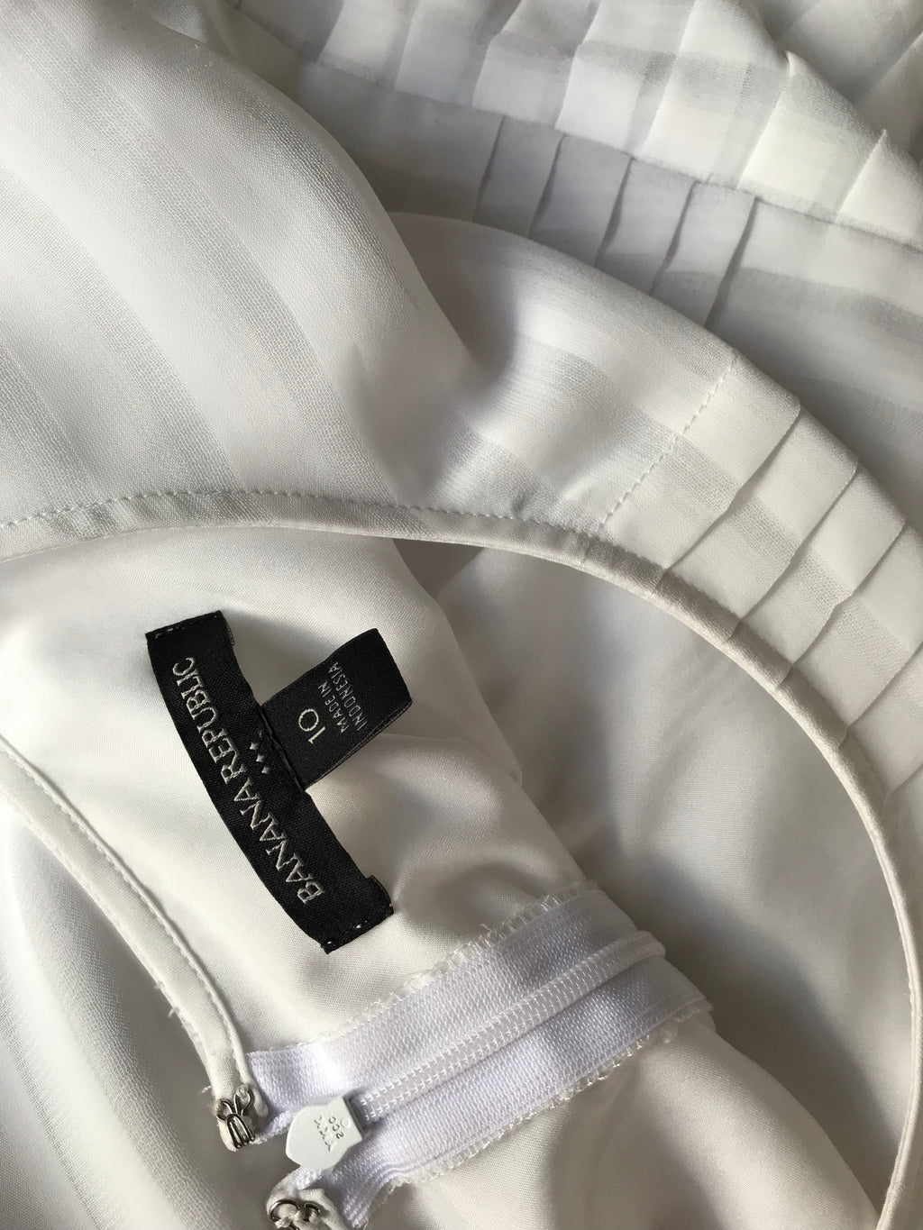 Banana Republic white strapless pleat professional blouse m