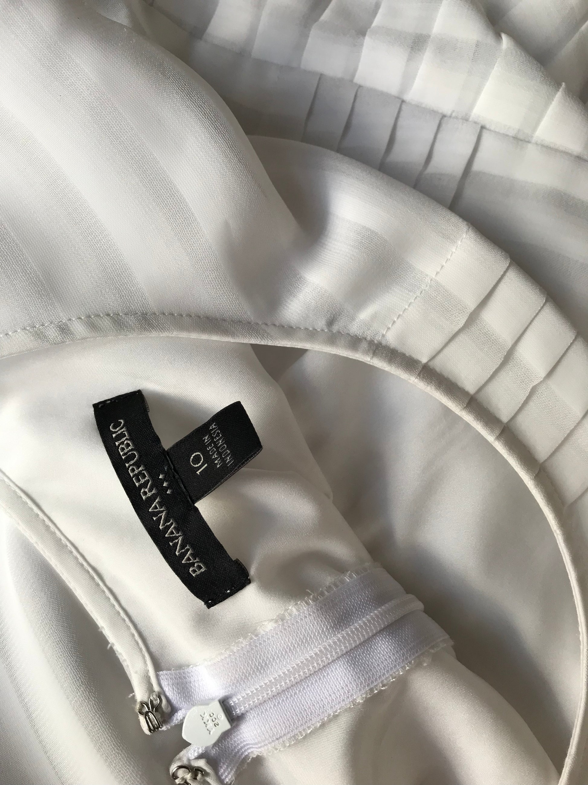 Banana Republic white strapless pleat professional blouse m