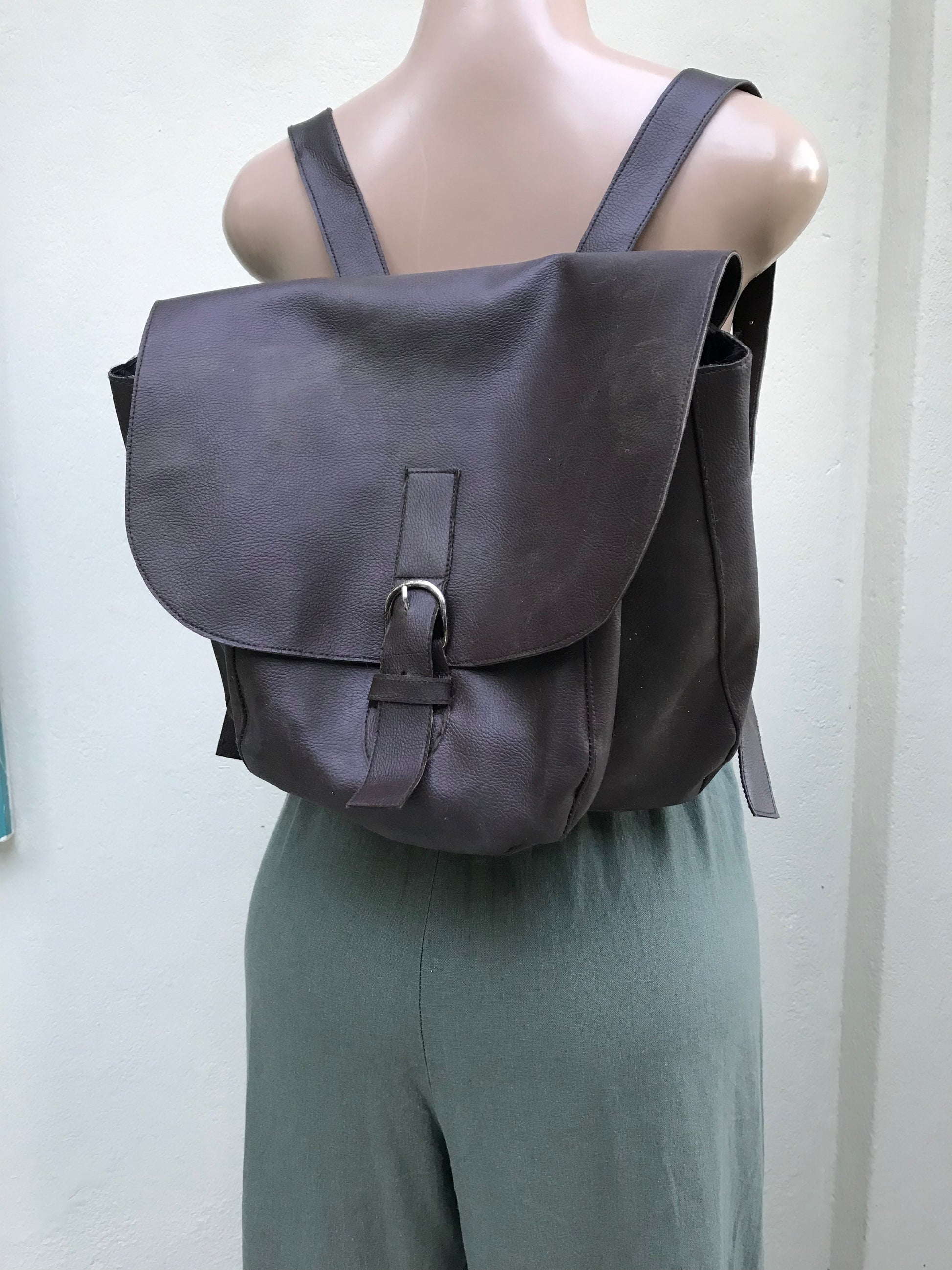 Vintage dark brown leather satchel messenger bag