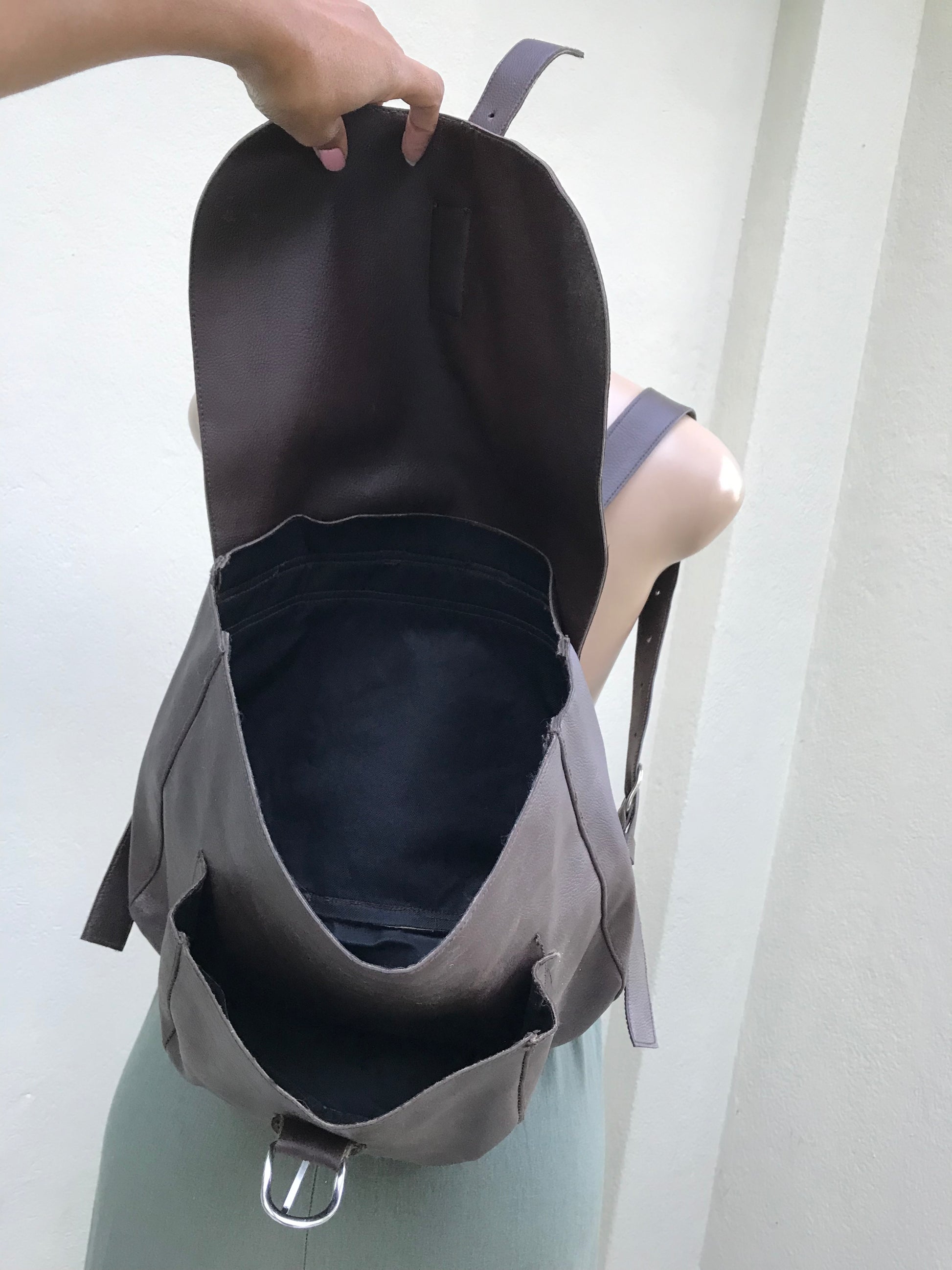 Vintage dark brown leather satchel messenger bag