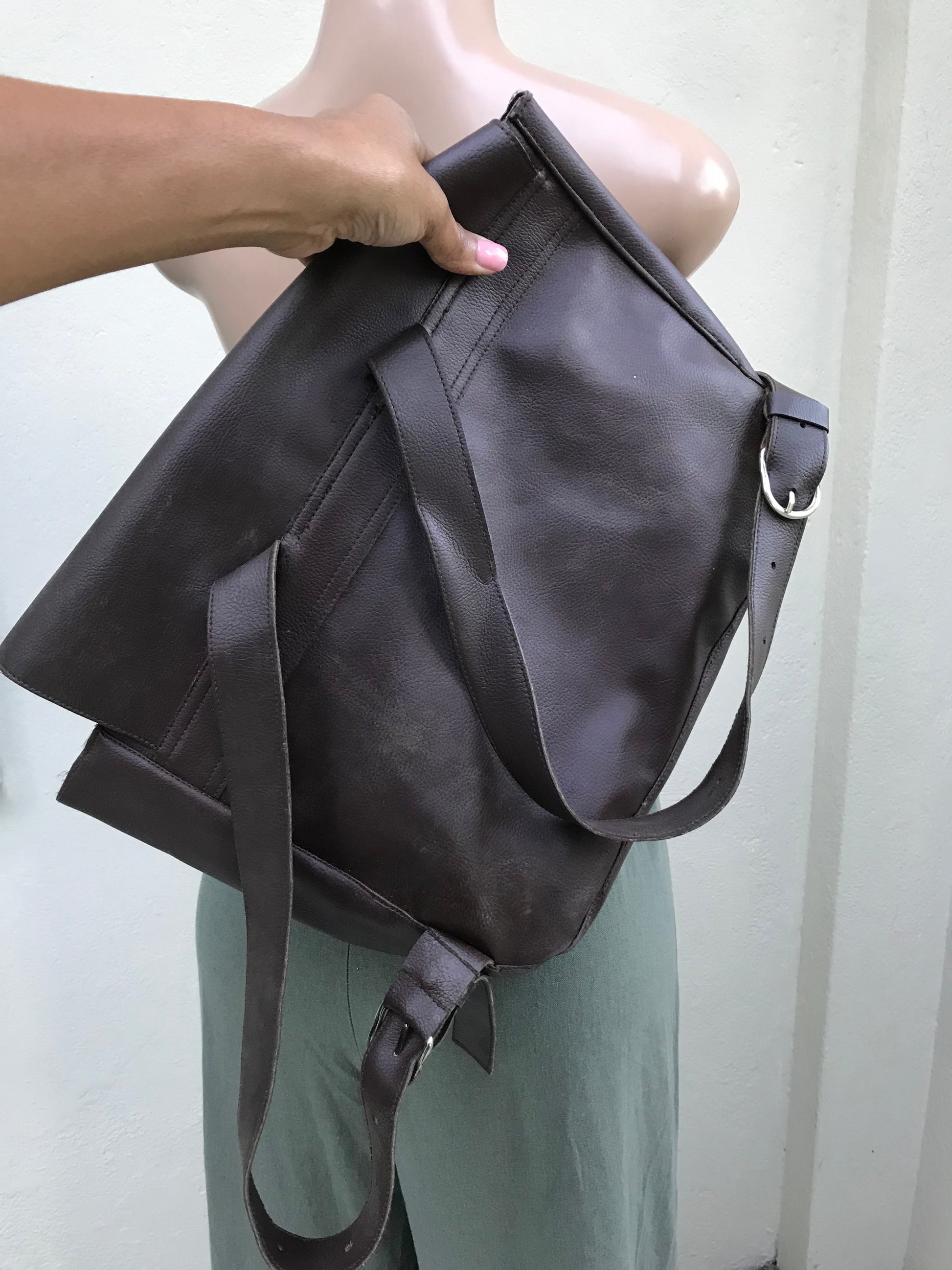 Vintage dark brown leather satchel messenger bag