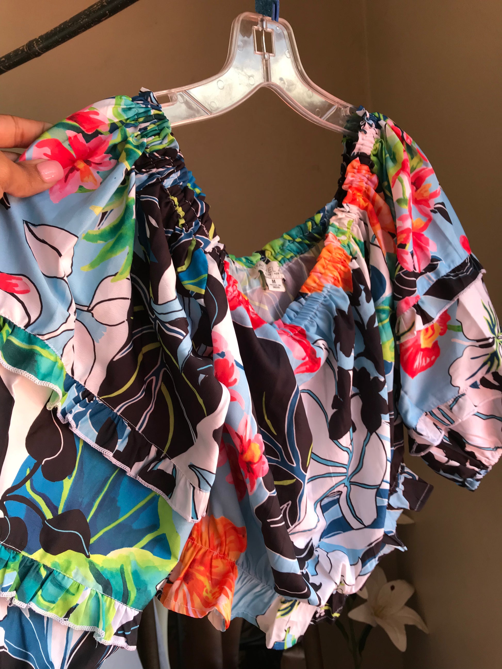 Tropical nature print off the shoulder crop top … M