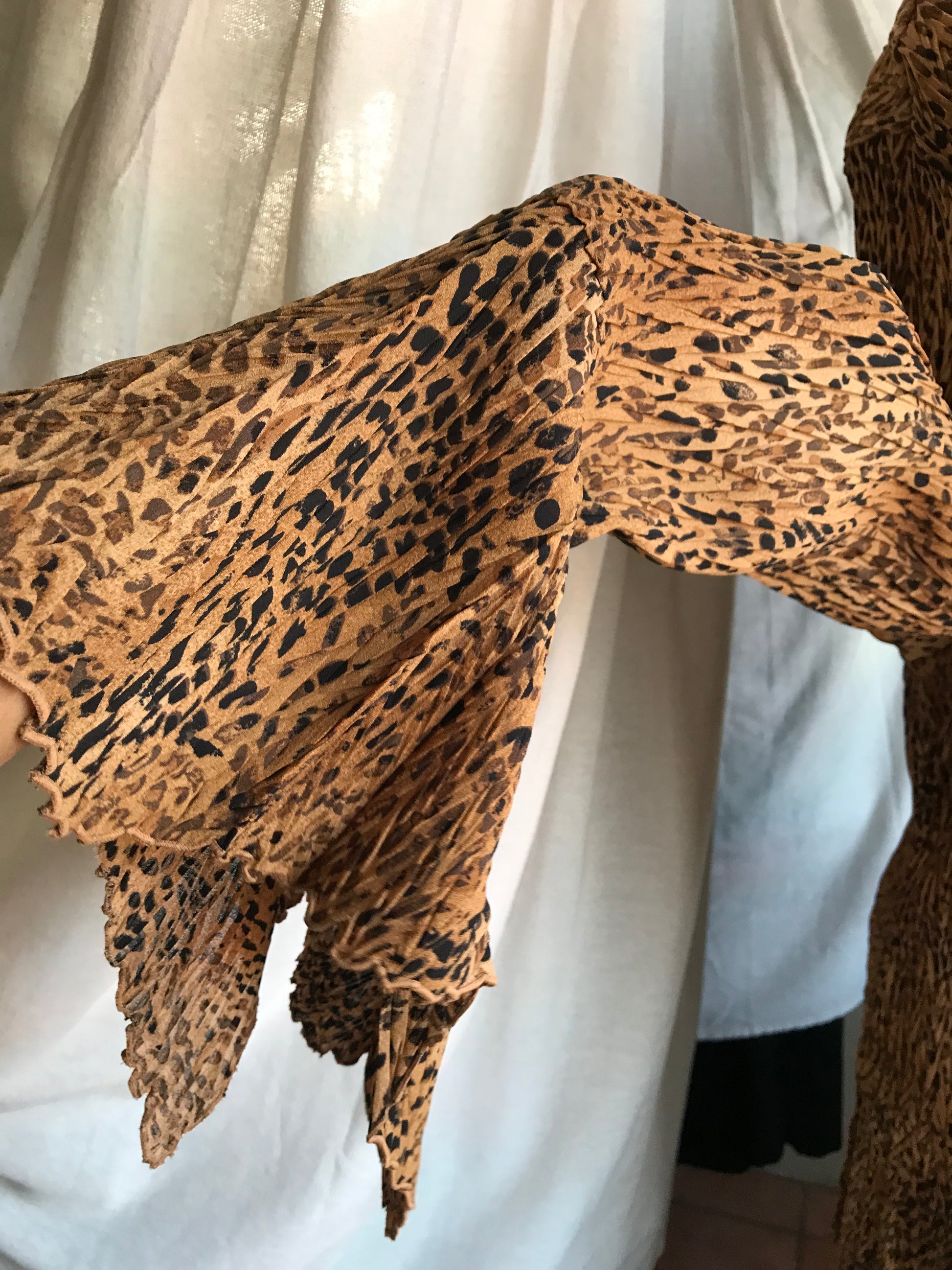 vintage cheetah crinkle mini dress bell sleeve L/XL
