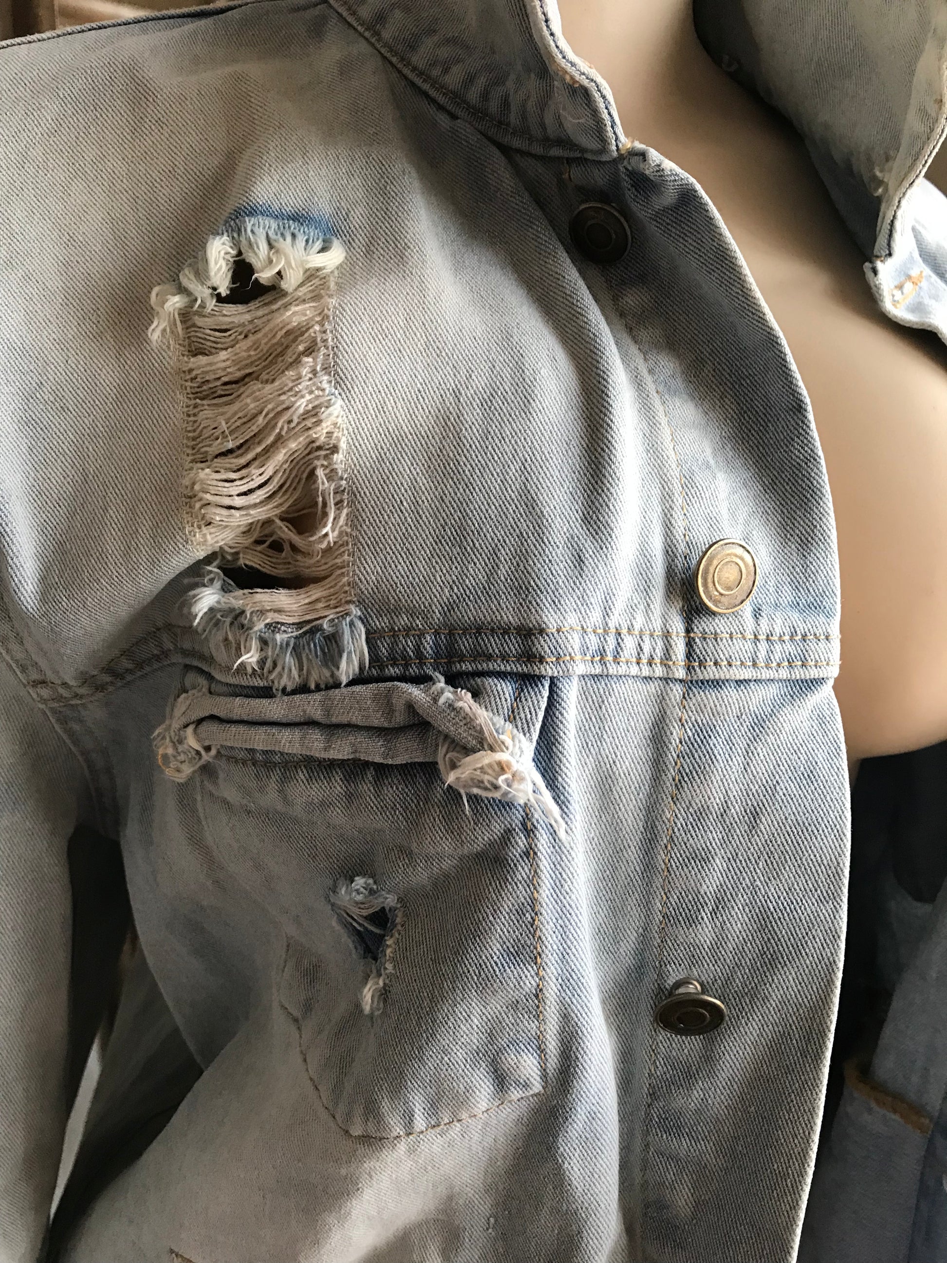 denim jacket distressed zip sleeve detal /xl unisex