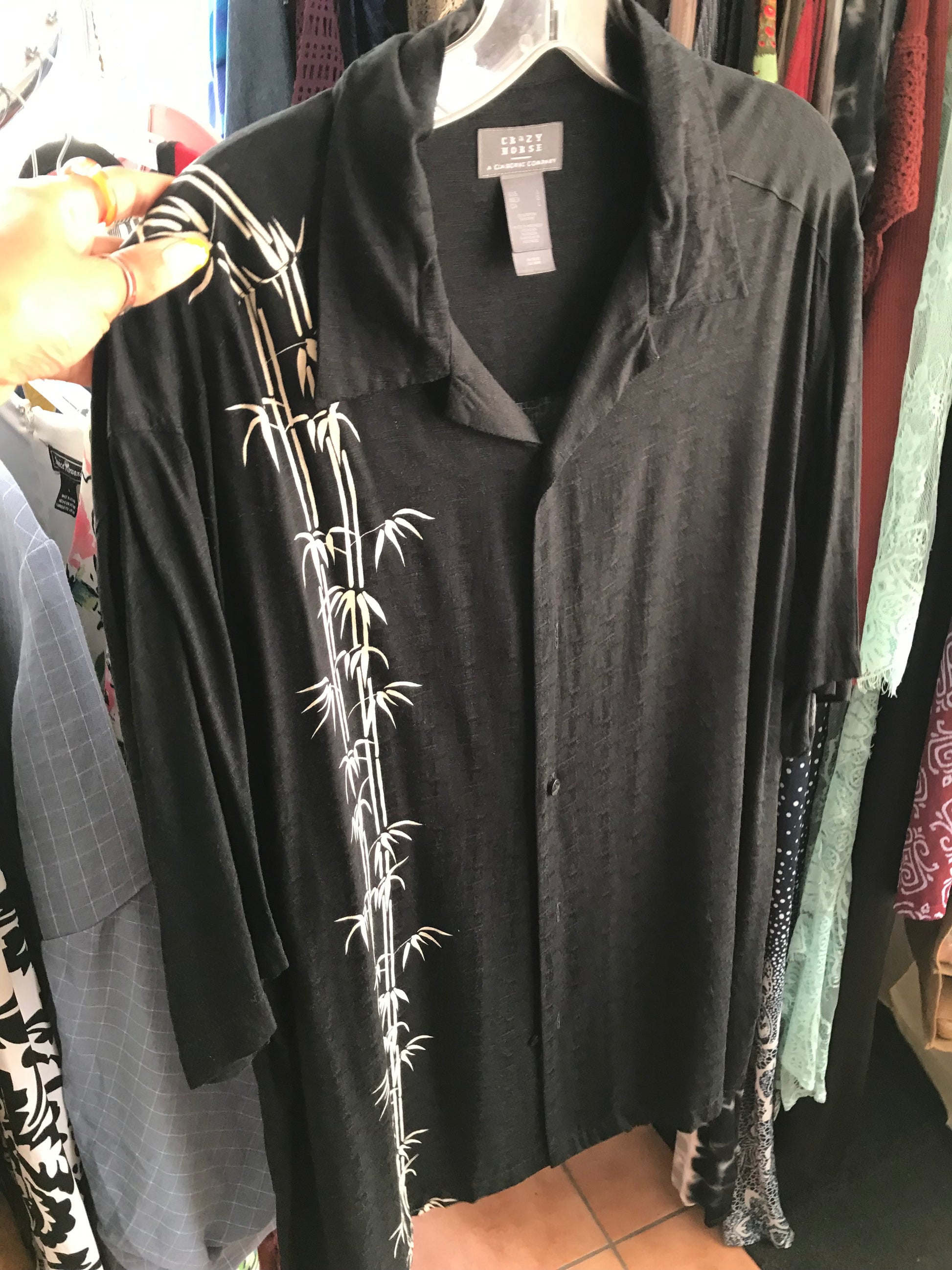 Vintage Black rayon bamboo print shirt  ... mens L ^^^