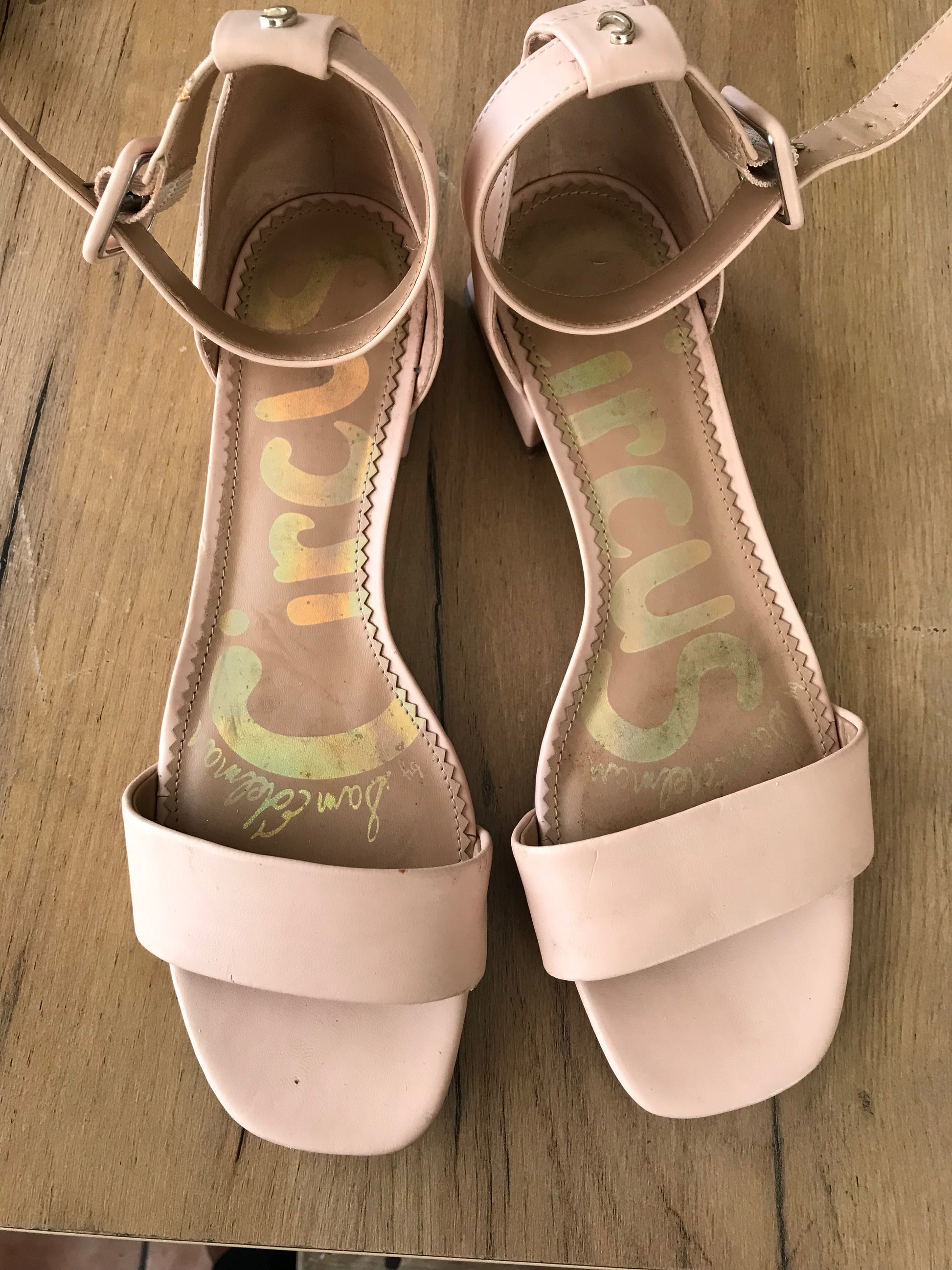 Nude low heals /// size 8
