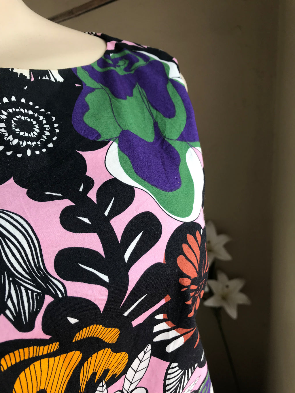 100% Cotton Bold garden graphic professional sleeveless boat neck blouse ... S/m