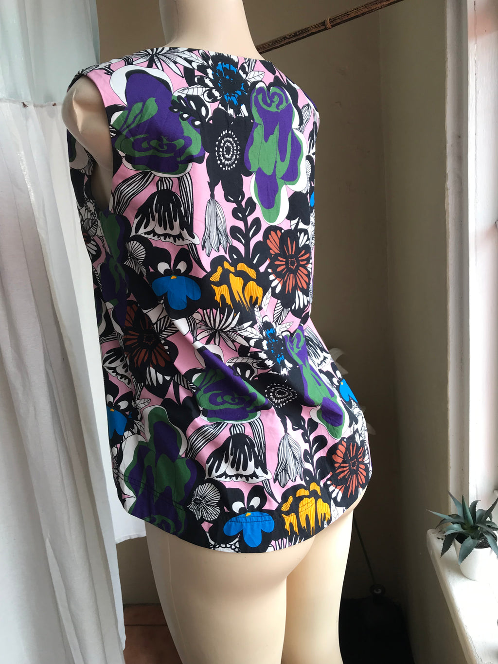 100% Cotton Bold garden graphic professional sleeveless boat neck blouse ... S/m